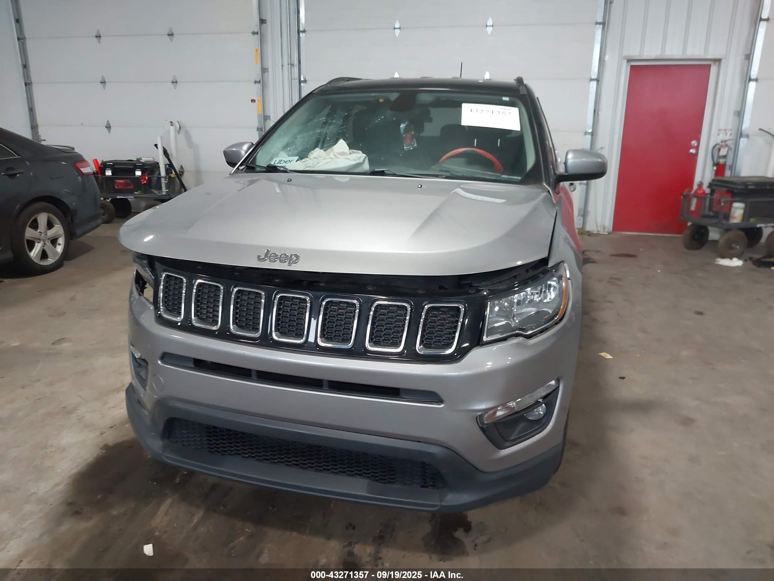 JEEP COMPASS image 6