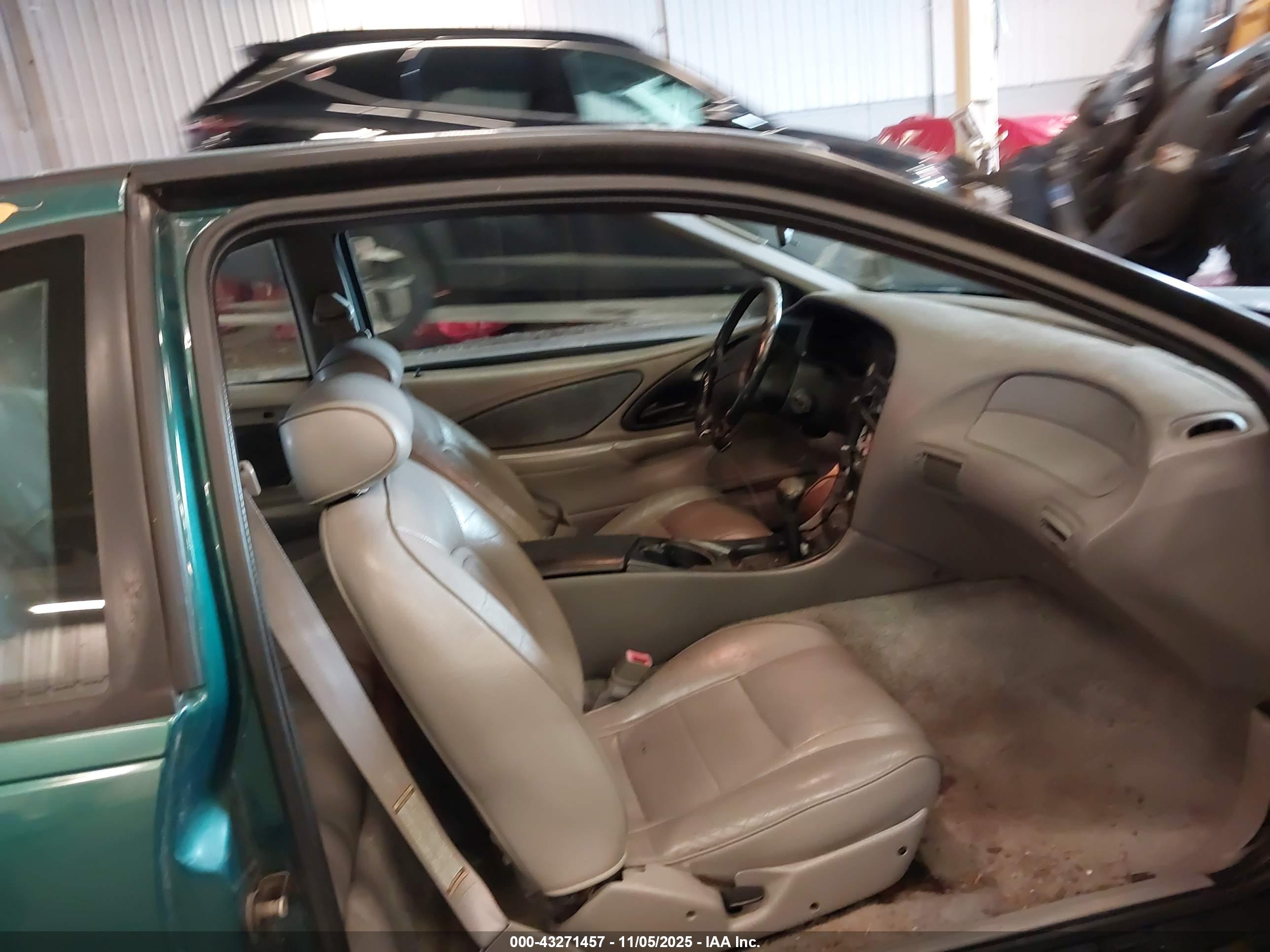 FORD THUNDERBIRD image 5