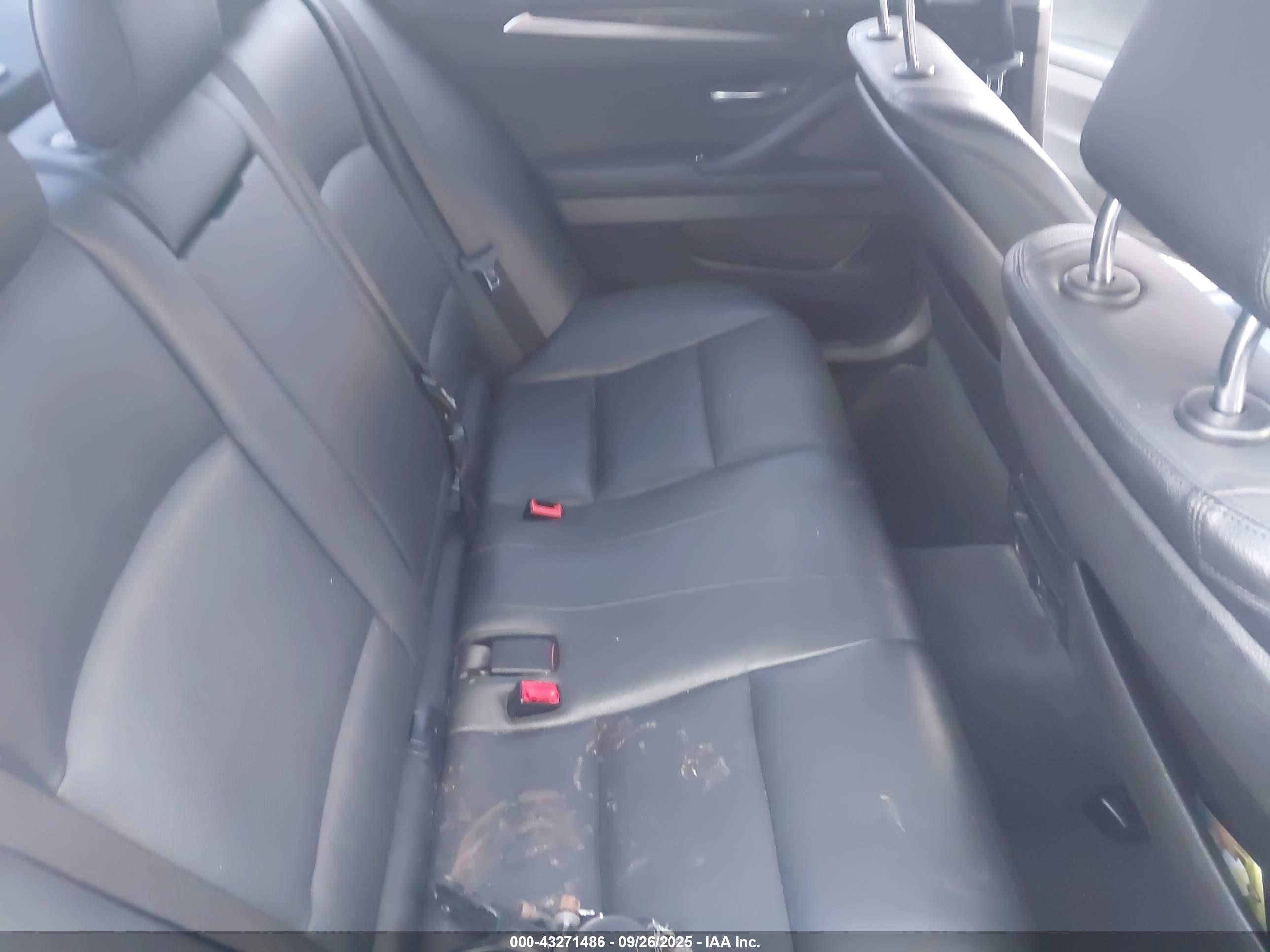 BMW 528I image 8
