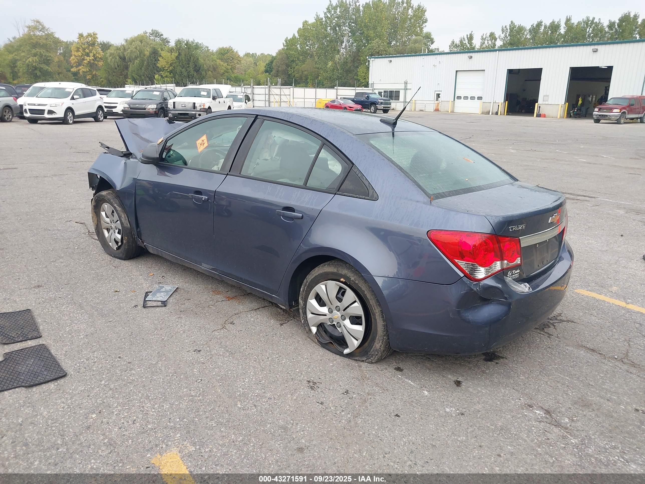 CHEVROLET CRUZE image 3