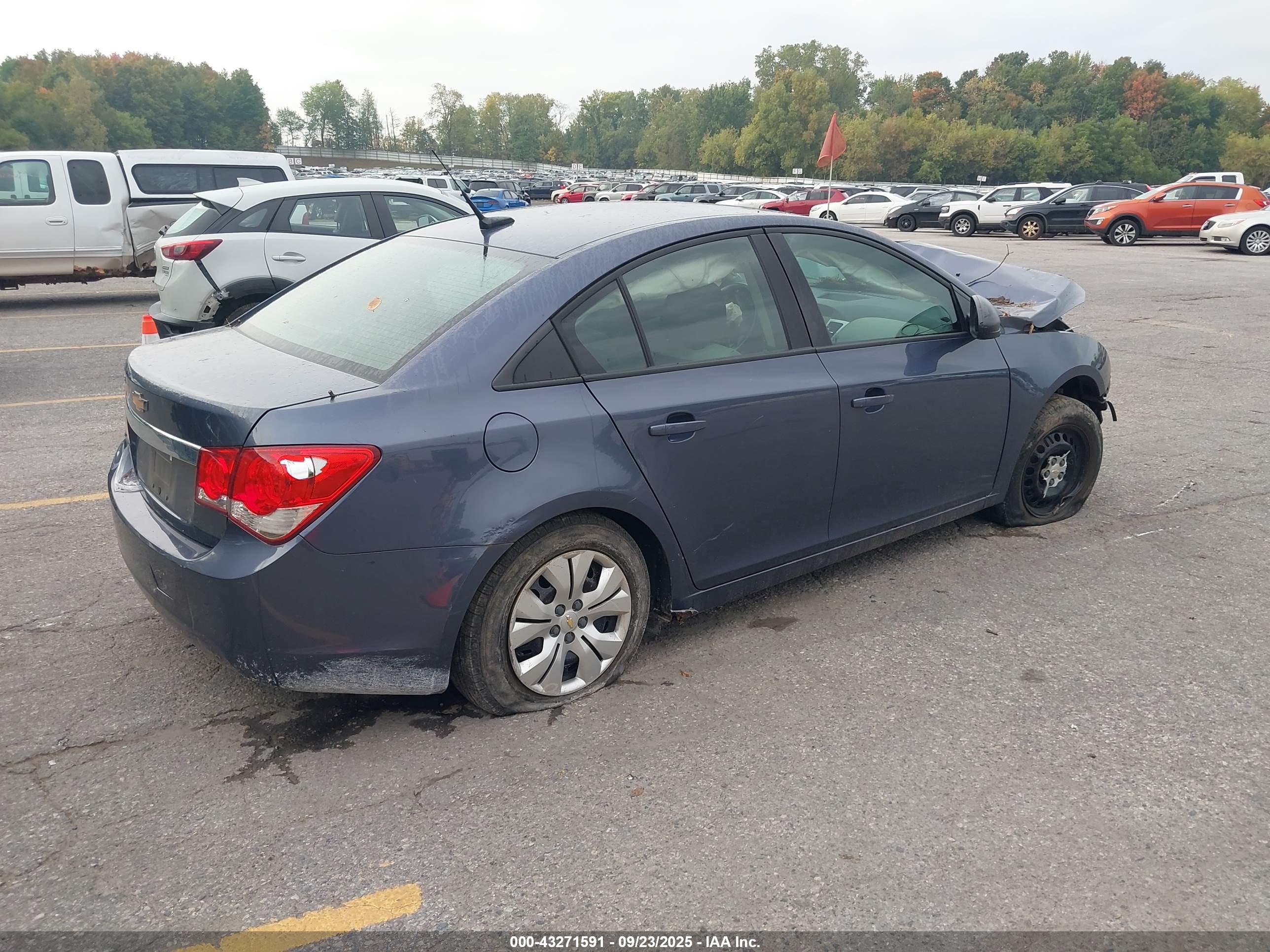 CHEVROLET CRUZE image 4