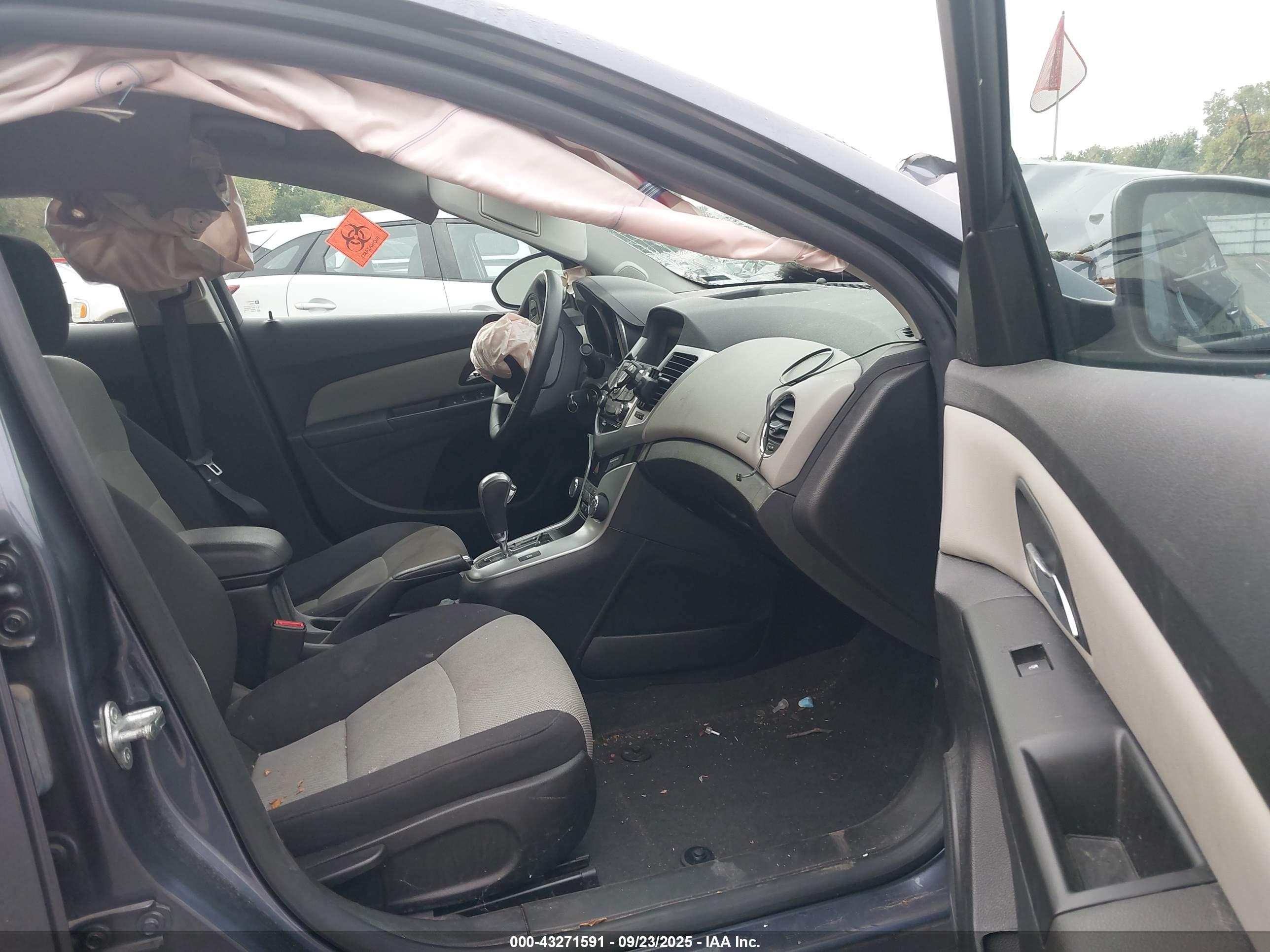 CHEVROLET CRUZE image 5