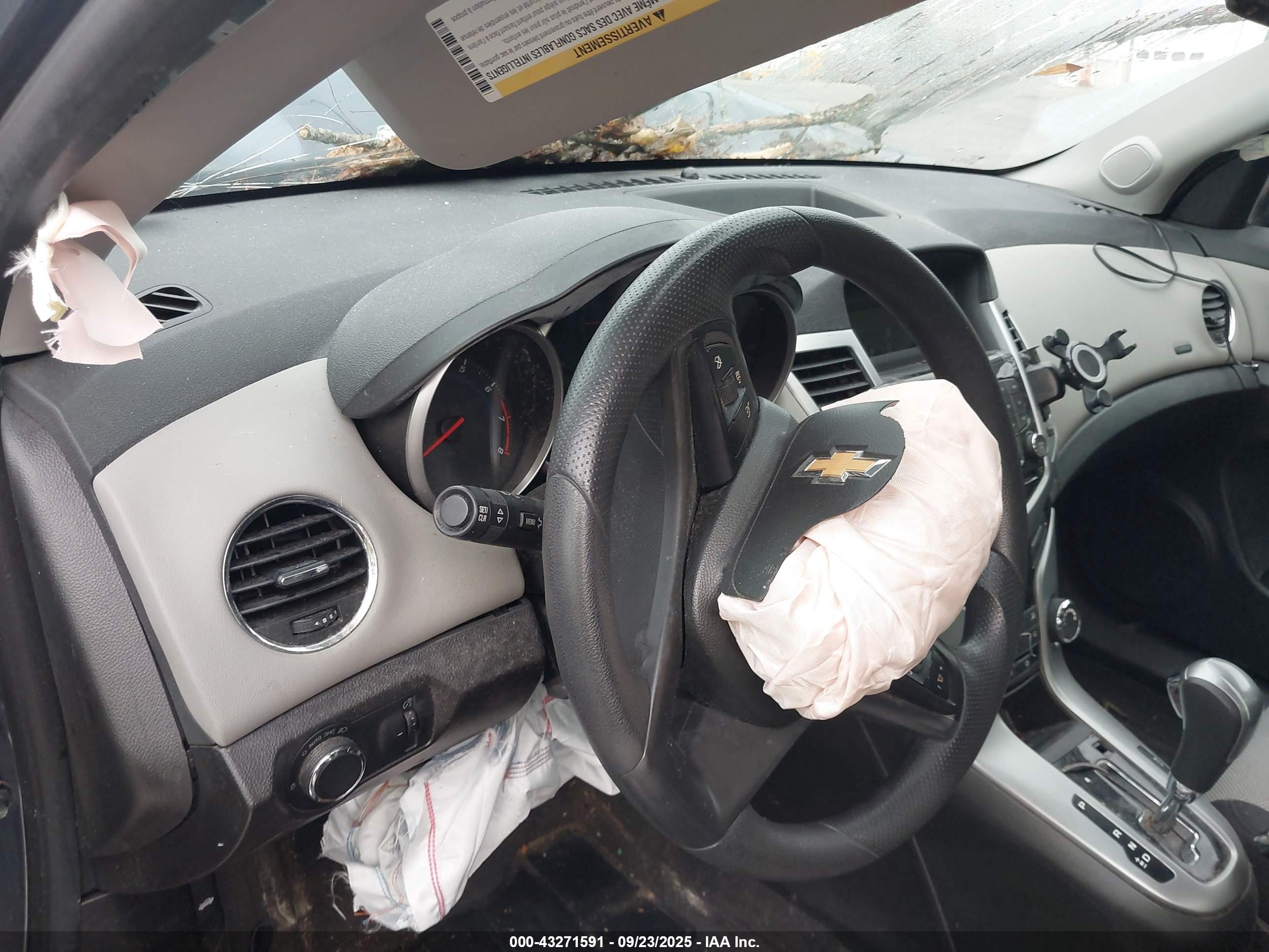 CHEVROLET CRUZE image 7