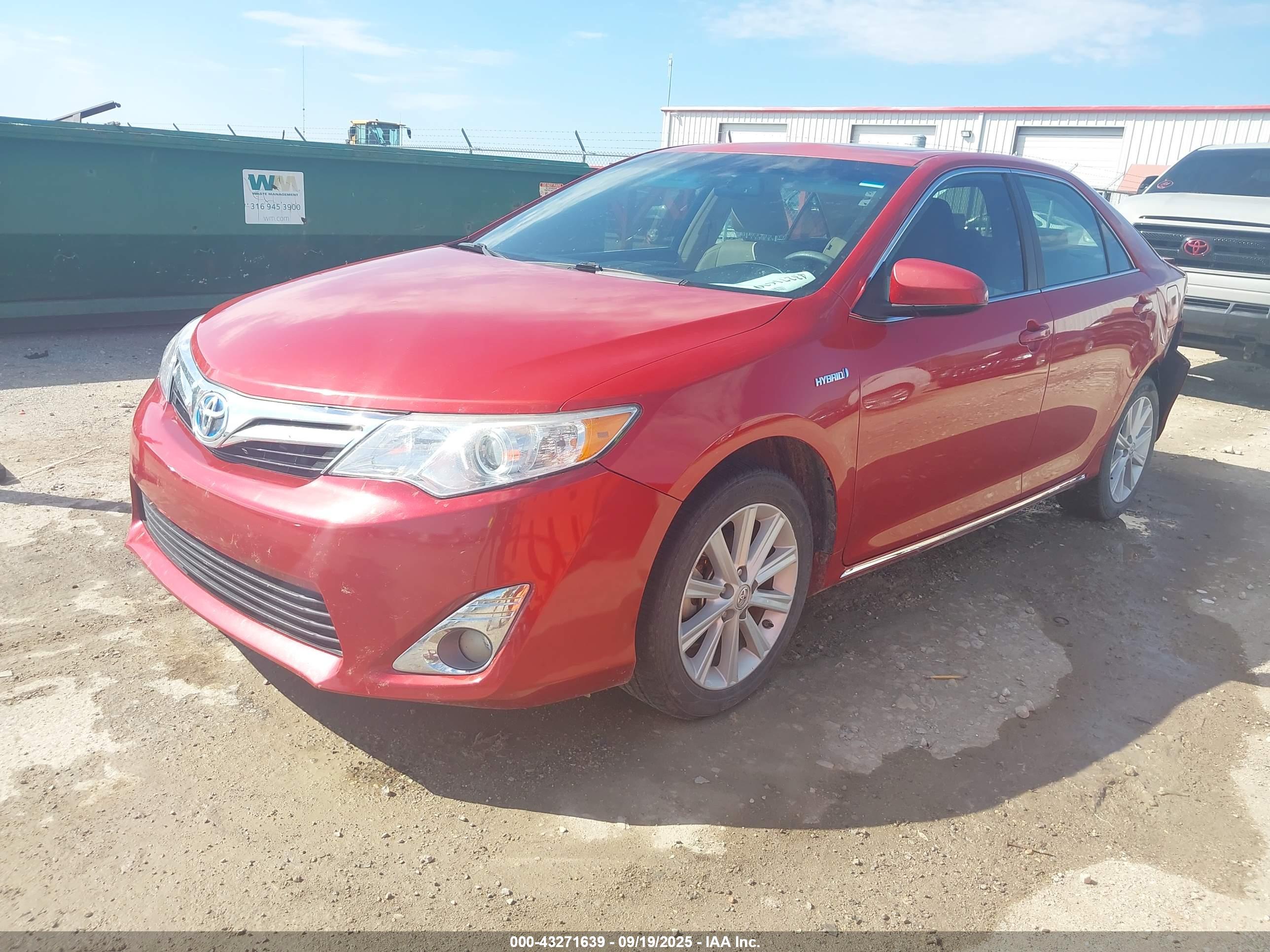 TOYOTA CAMRY image 2