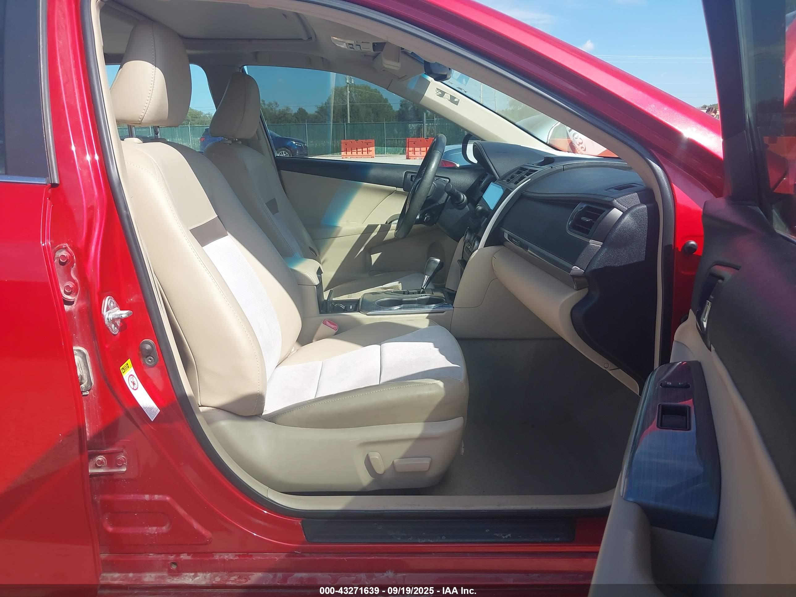TOYOTA CAMRY image 5
