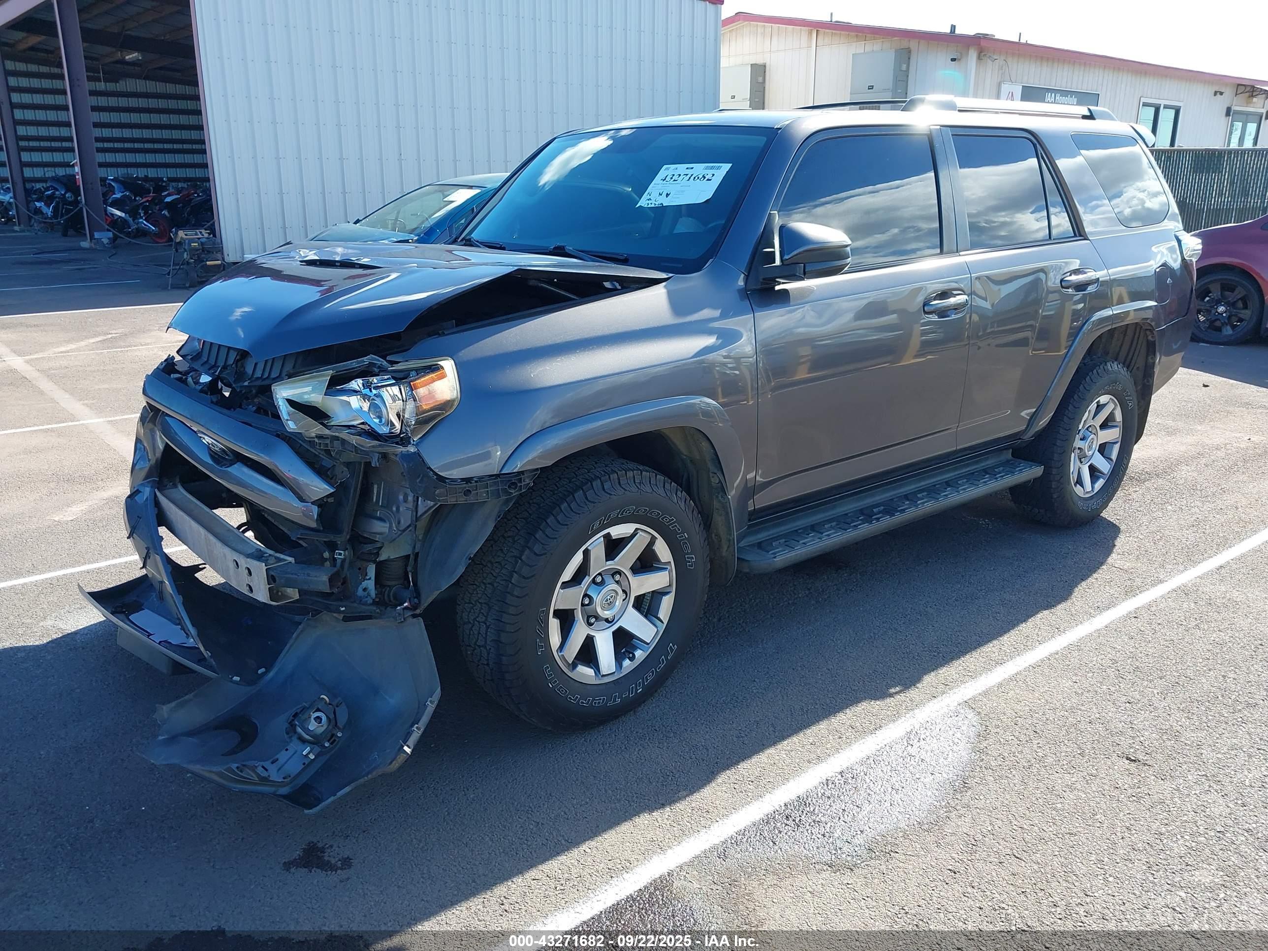 TOYOTA 4RUNNER image 2