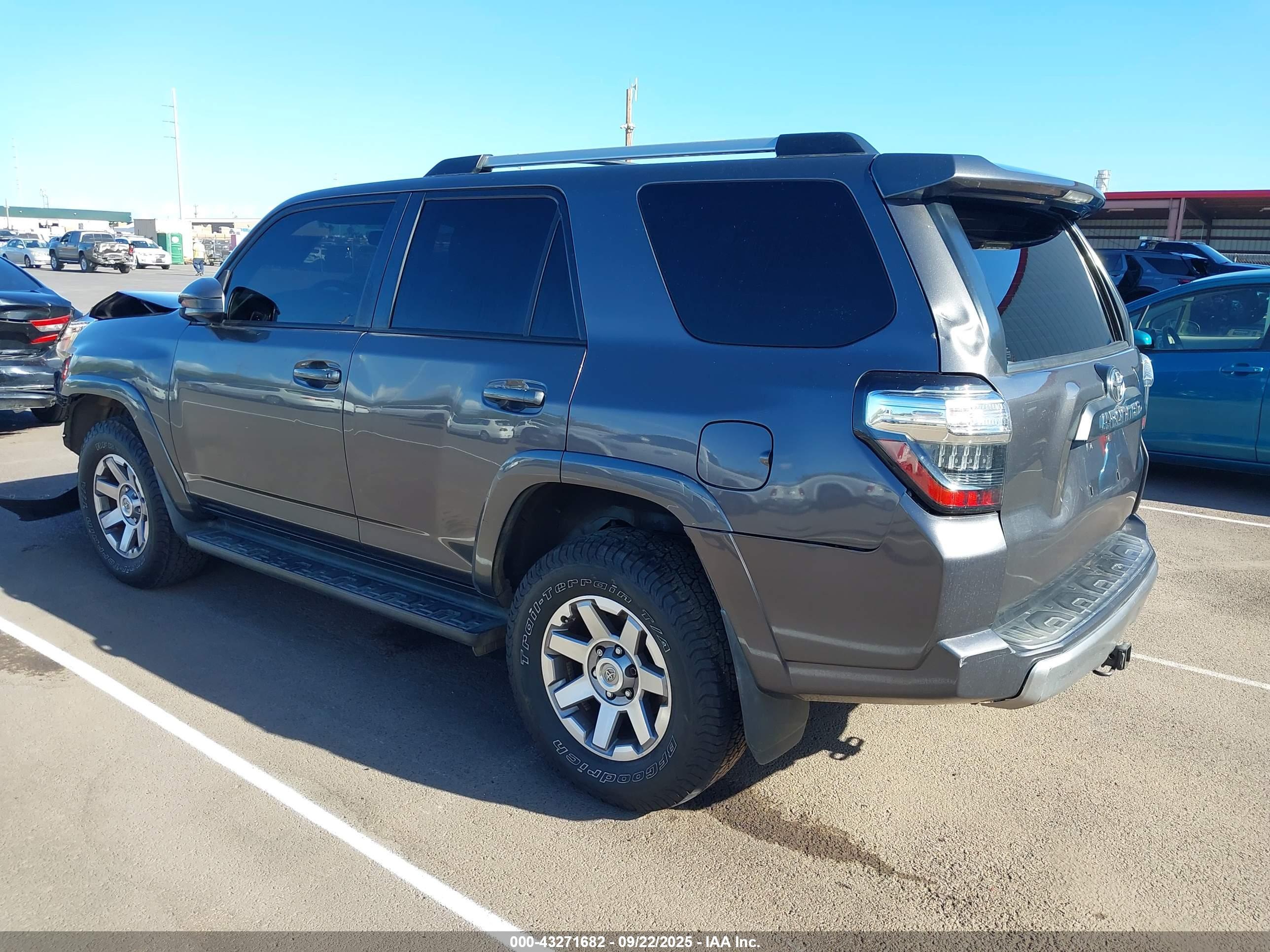 TOYOTA 4RUNNER image 3