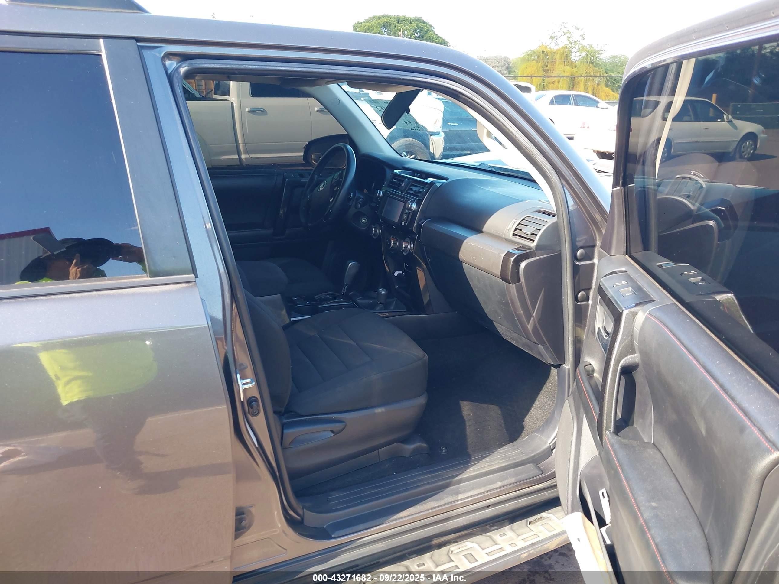 TOYOTA 4RUNNER image 5
