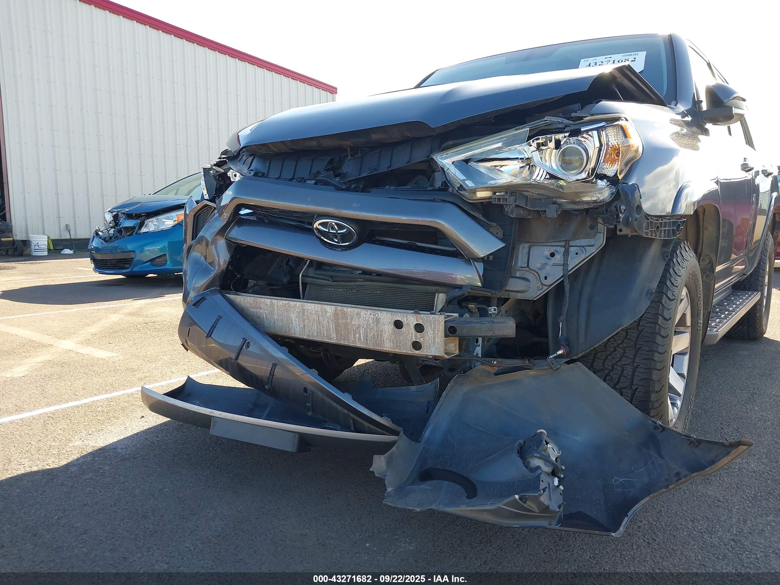 TOYOTA 4RUNNER image 6