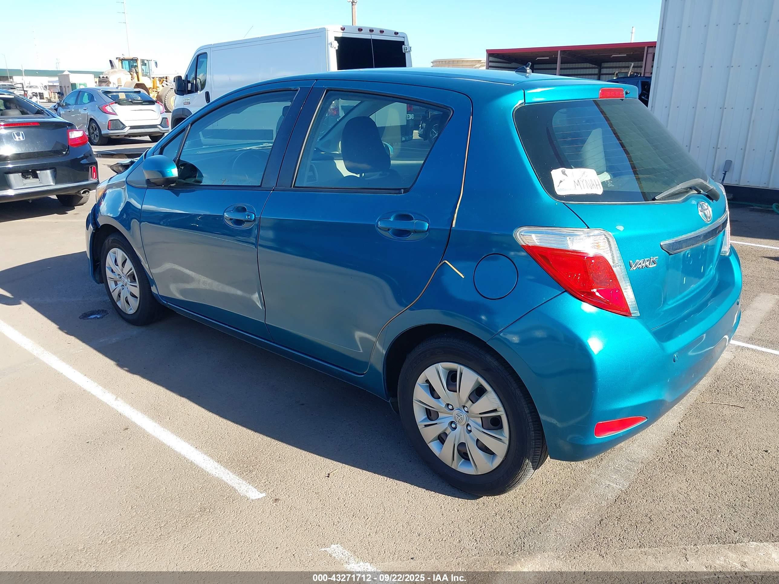TOYOTA YARIS image 3