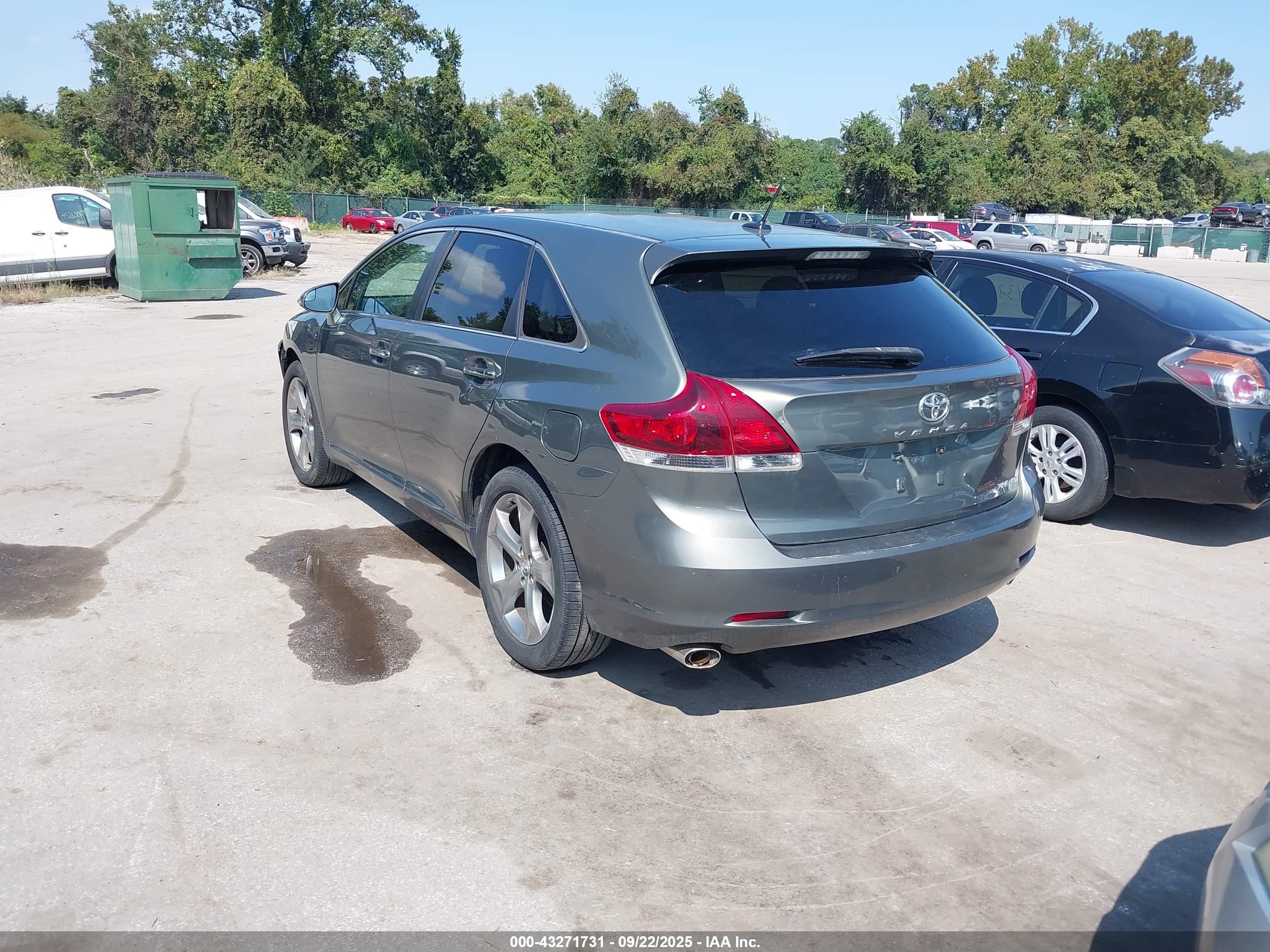 TOYOTA VENZA image 3
