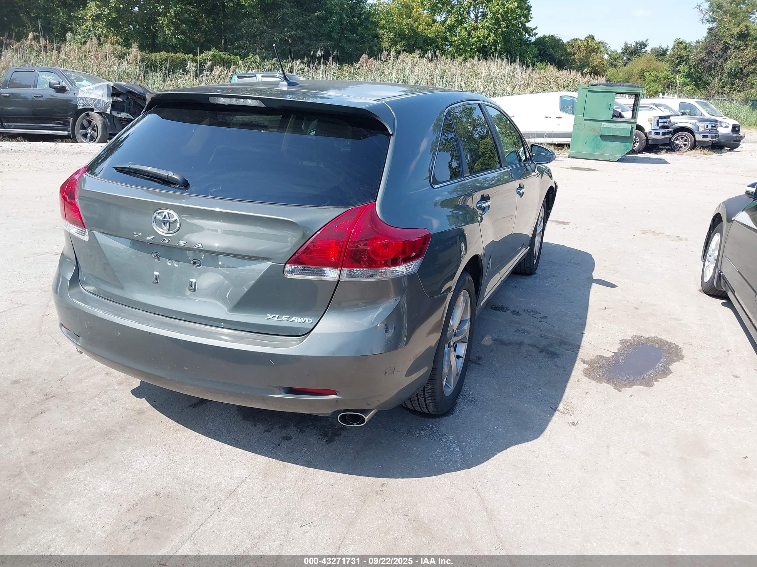 TOYOTA VENZA image 4