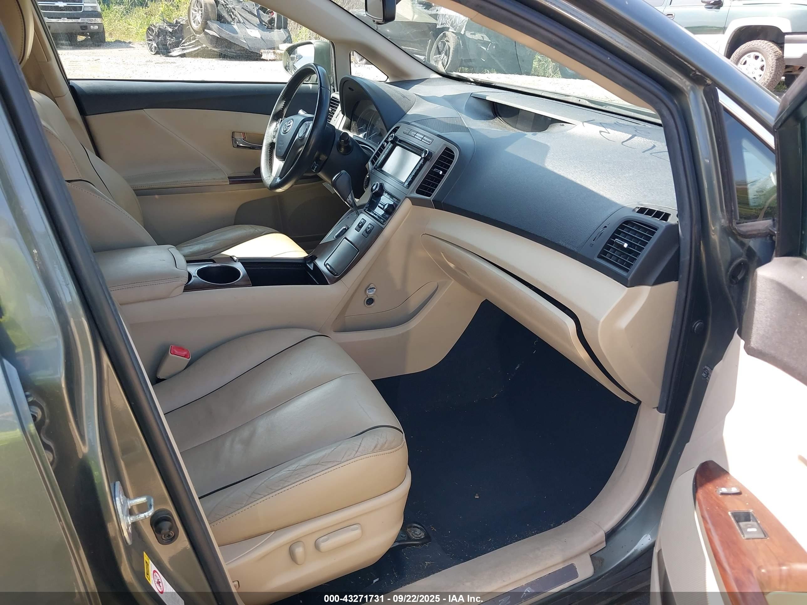TOYOTA VENZA image 5