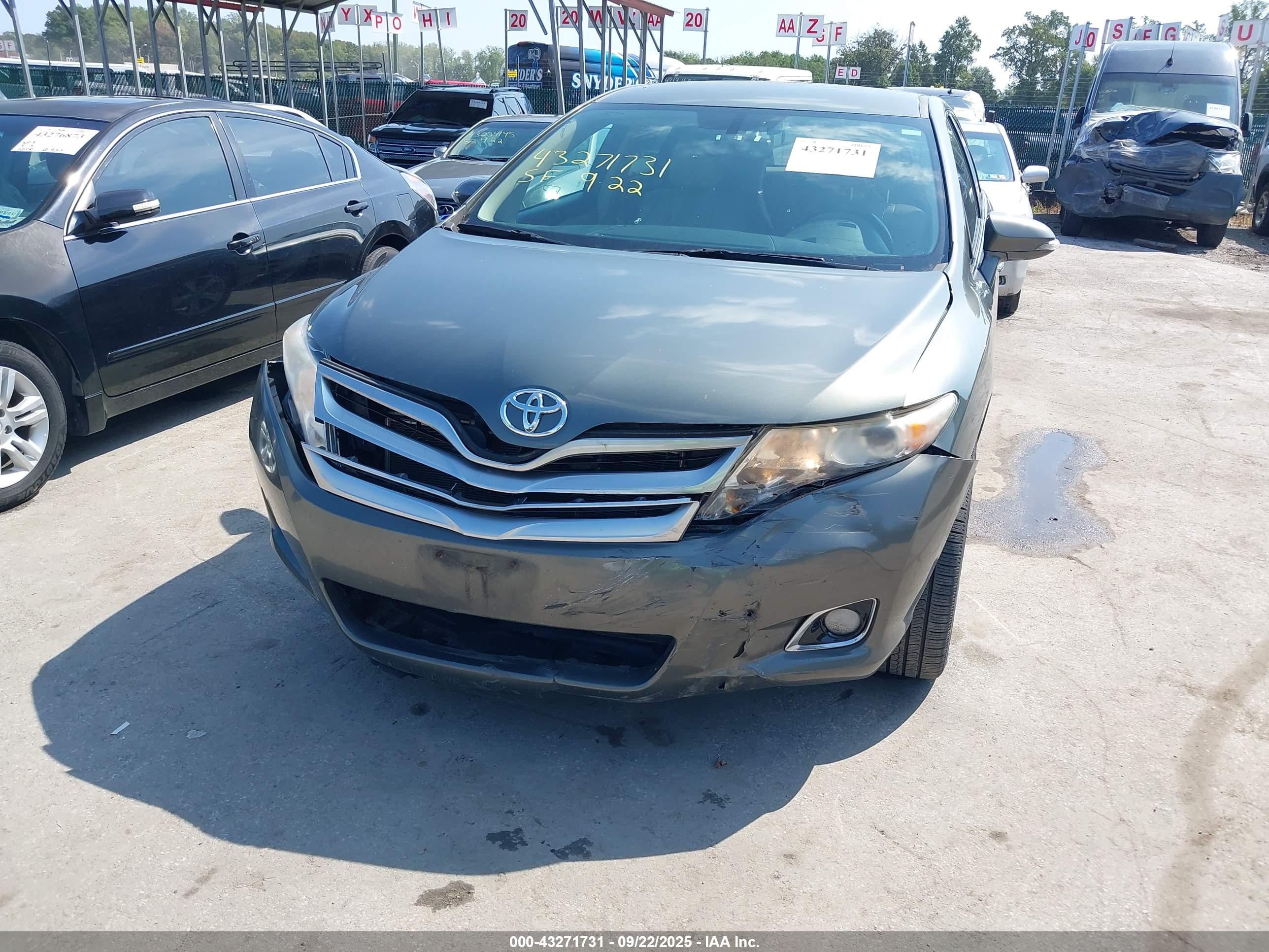 TOYOTA VENZA image 6