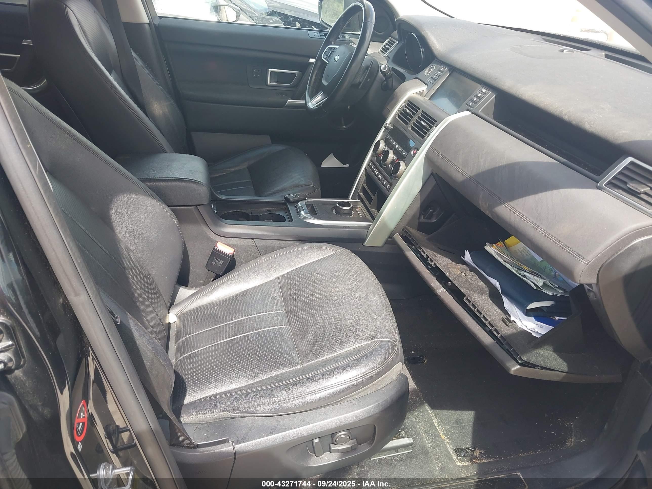 LAND ROVER image 5