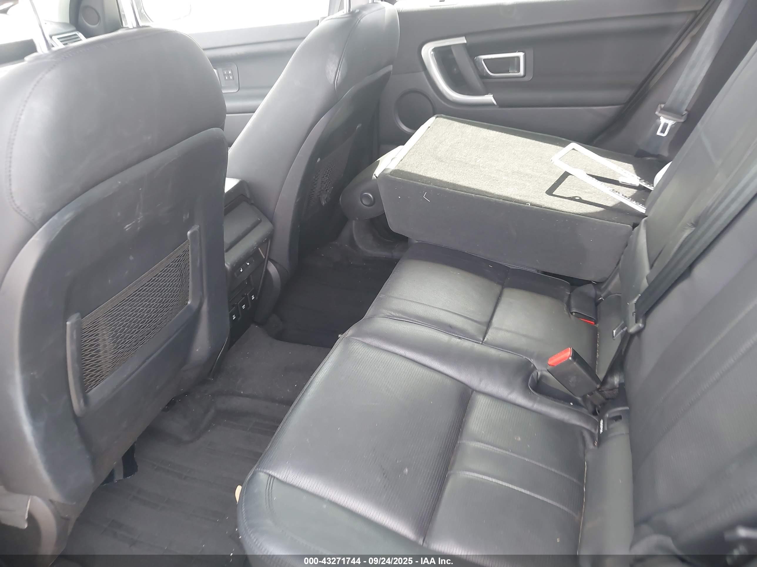 LAND ROVER image 8