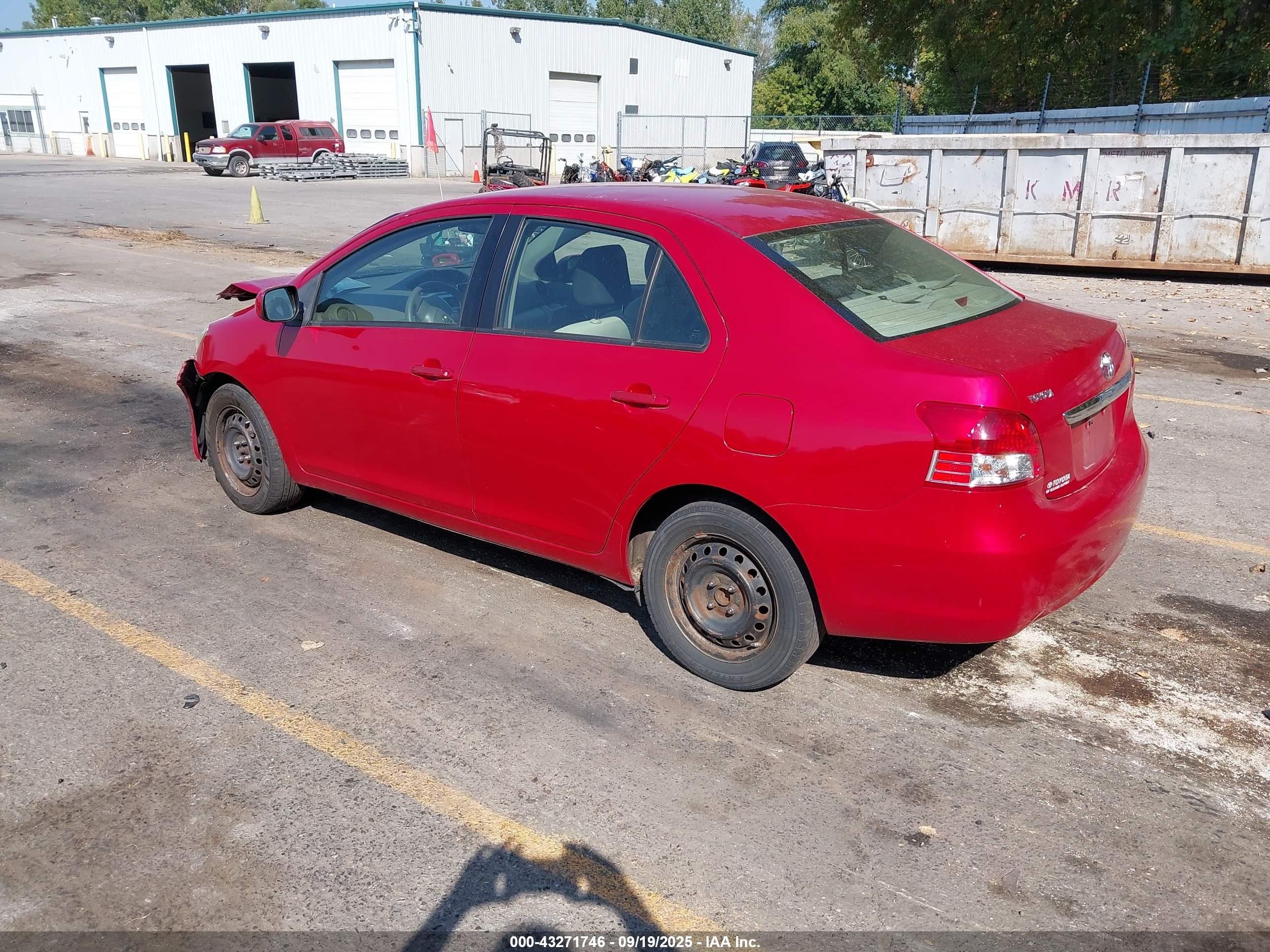 TOYOTA YARIS image 3