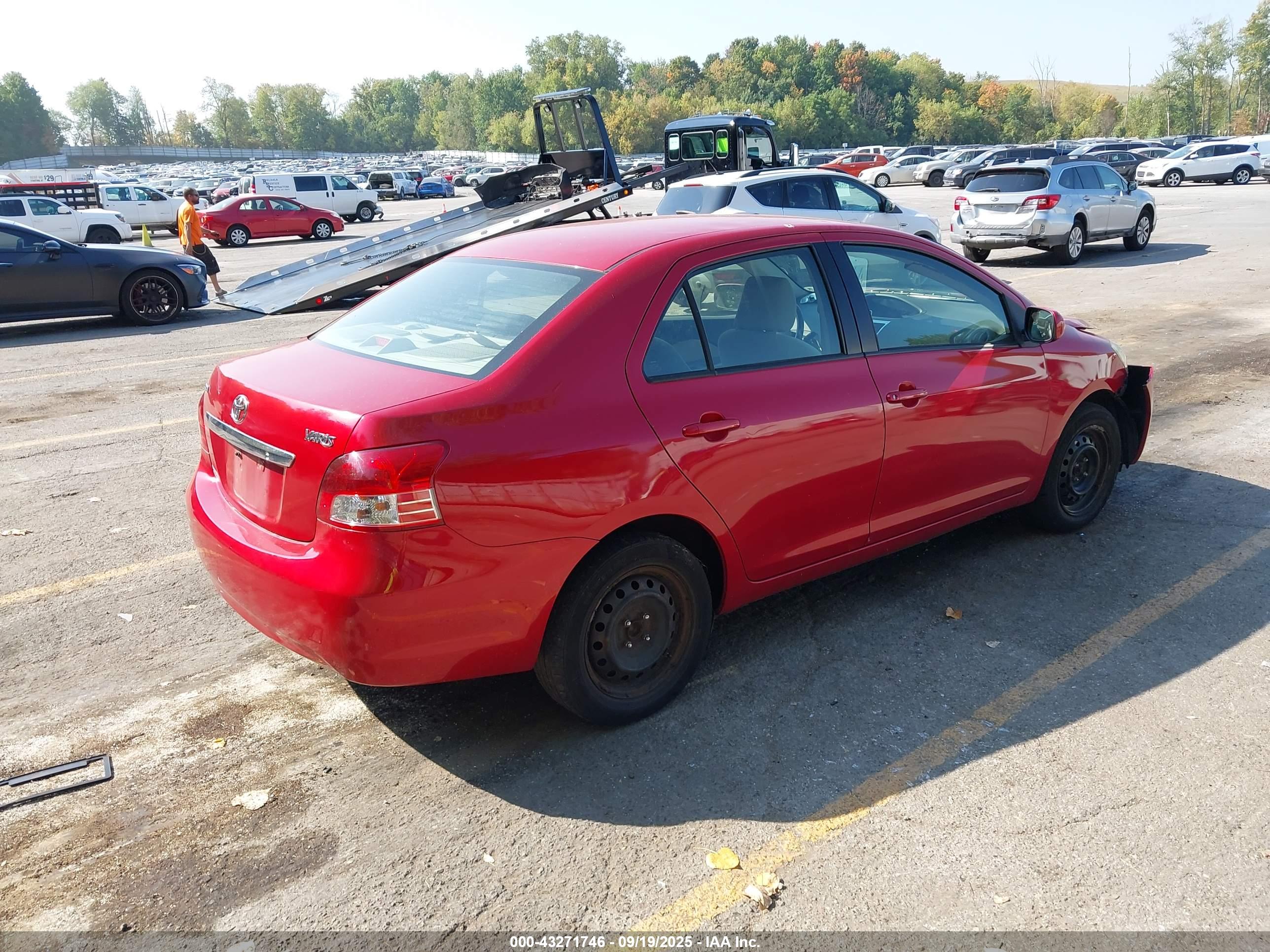 TOYOTA YARIS image 4