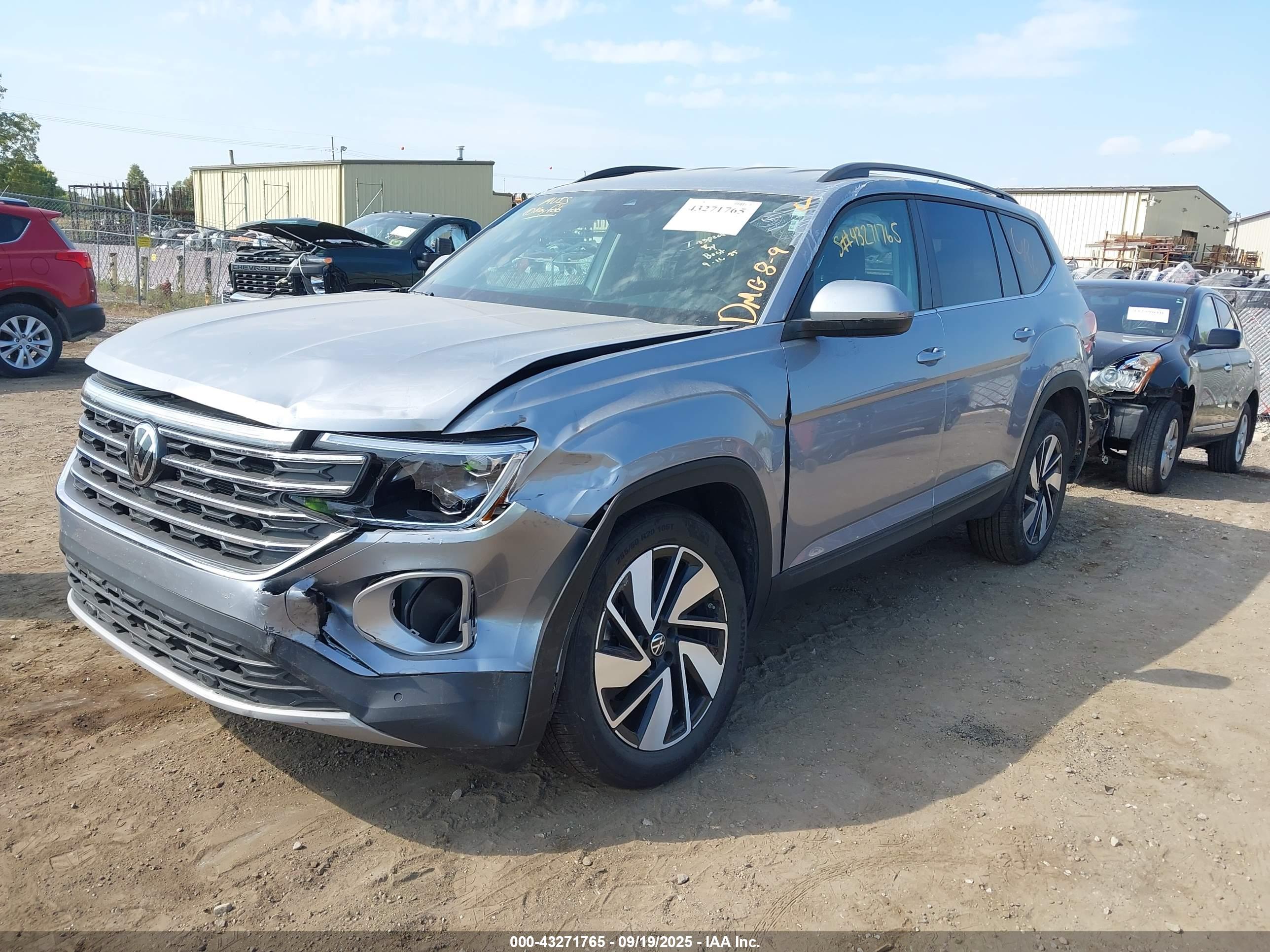 VOLKSWAGEN ATLAS image 2