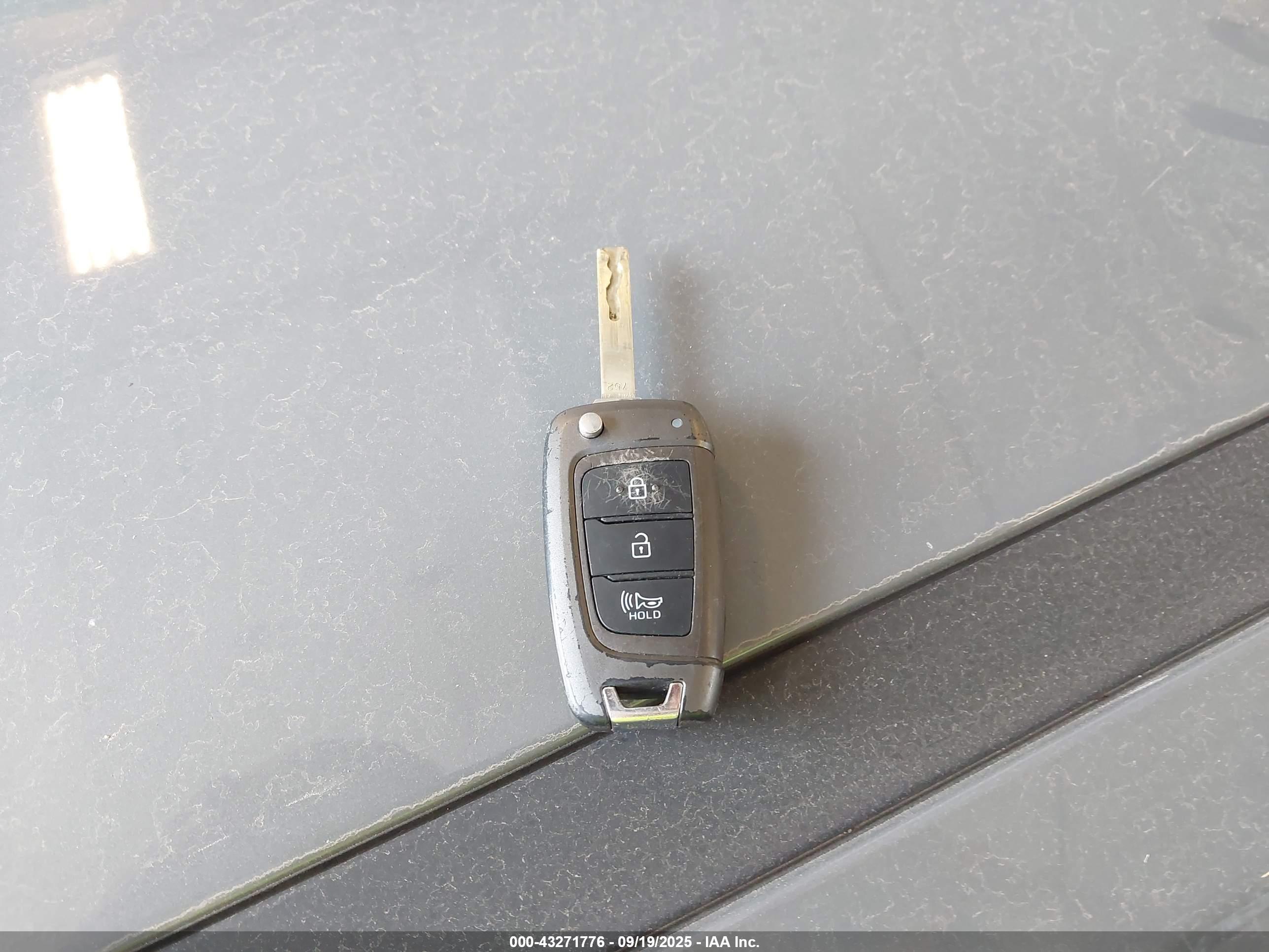 HYUNDAI VENUE image 11