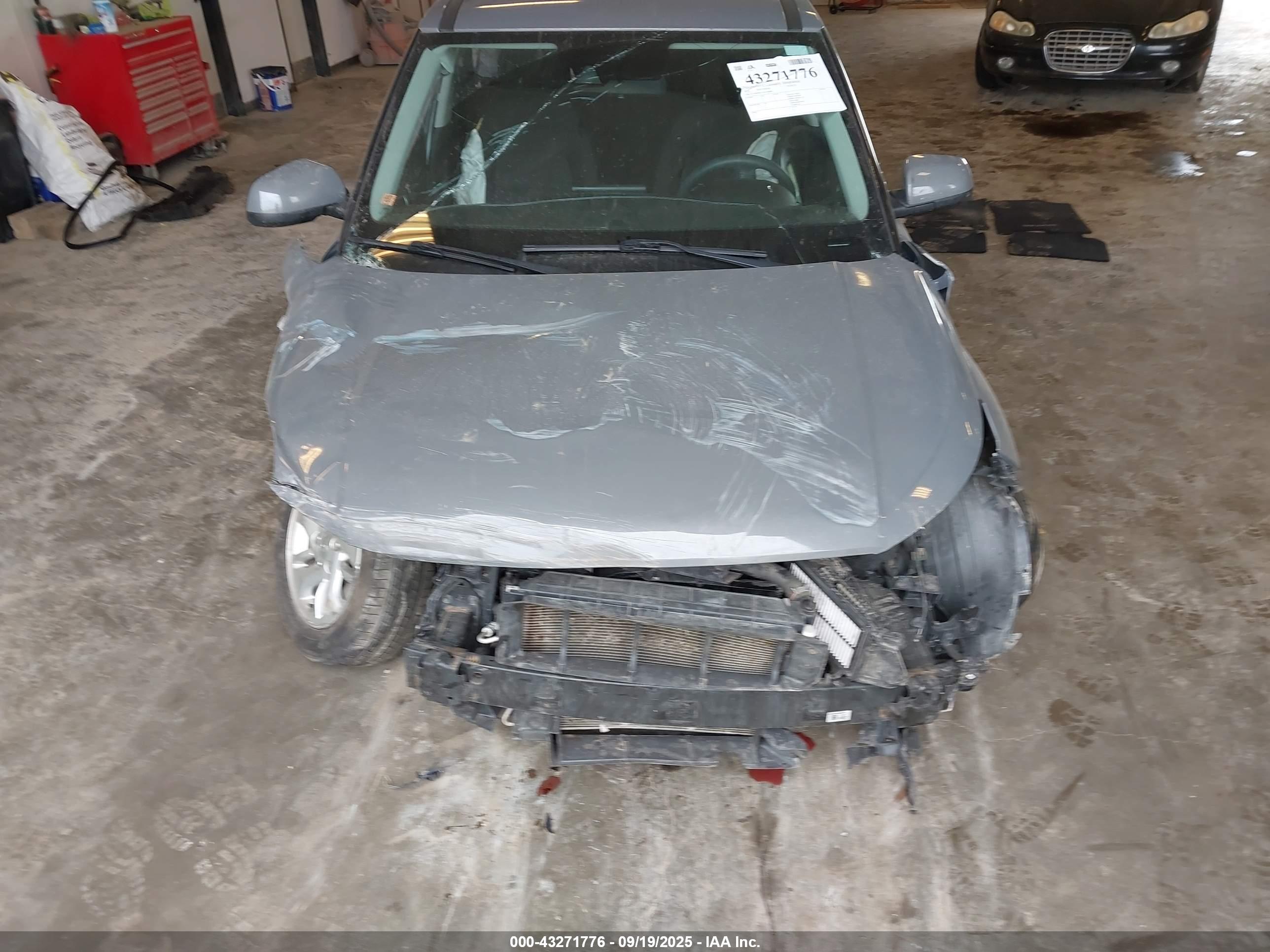 HYUNDAI VENUE image 6