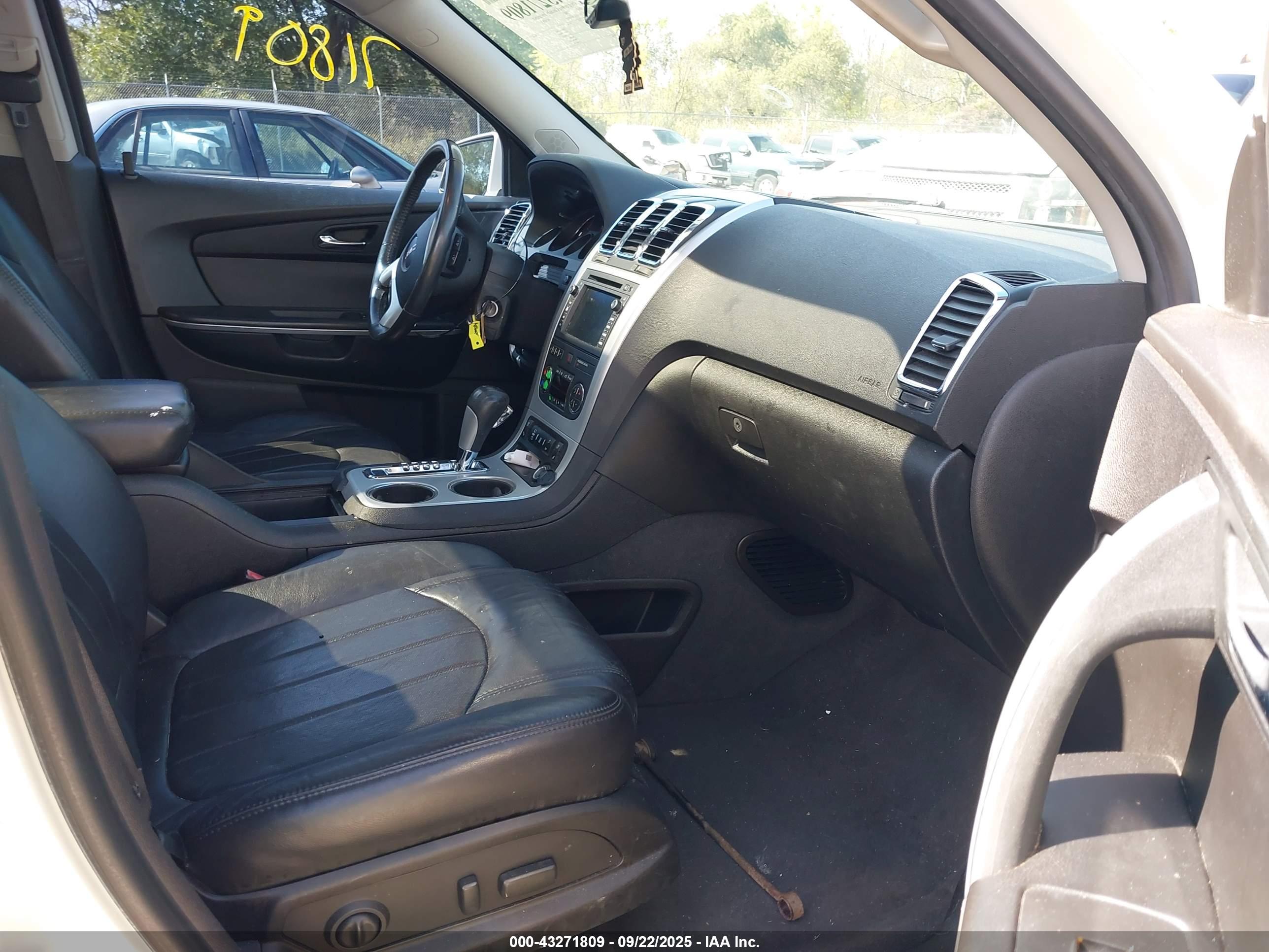 GMC ACADIA image 5
