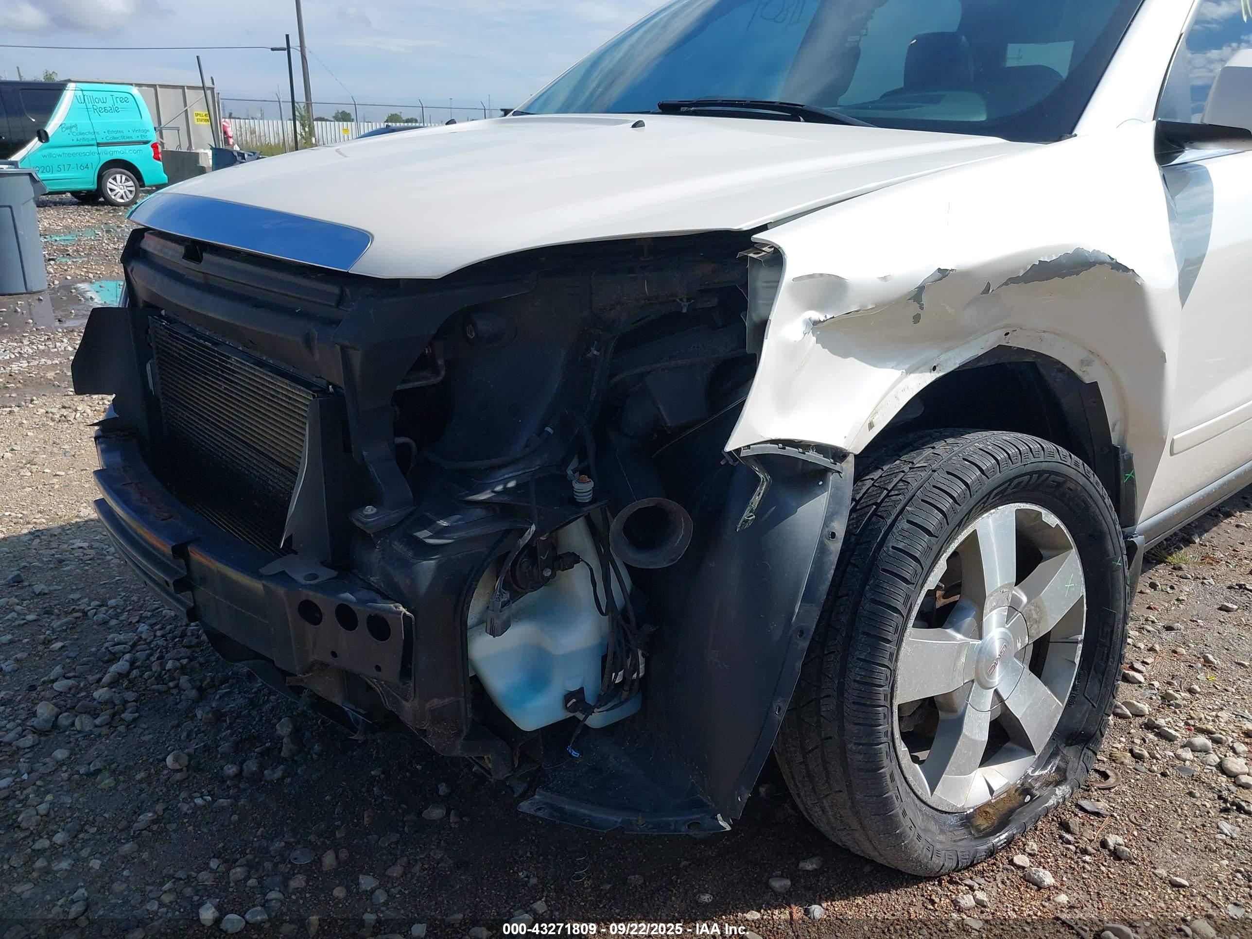 GMC ACADIA image 6