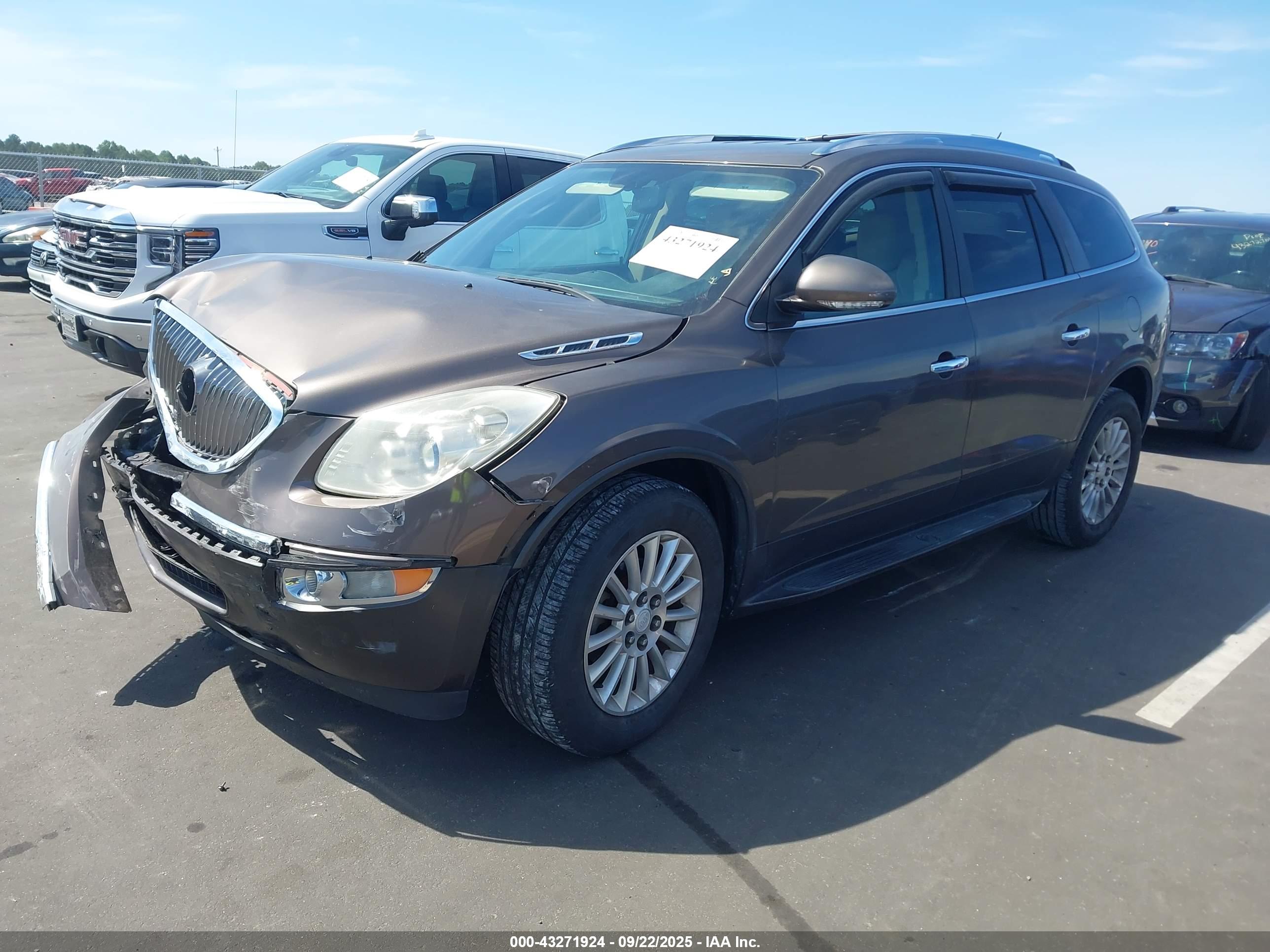 BUICK ENCLAVE image 2
