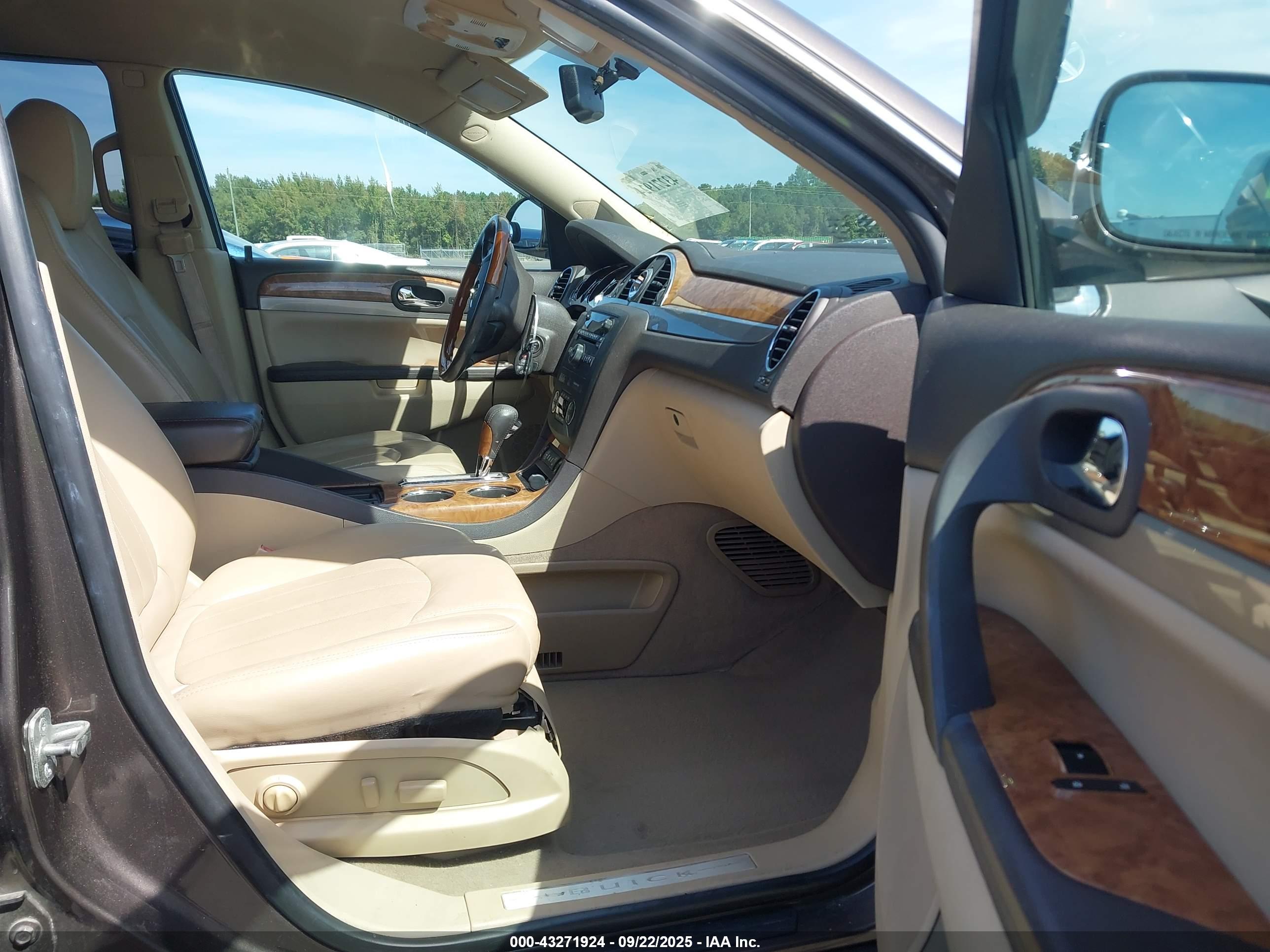 BUICK ENCLAVE image 5
