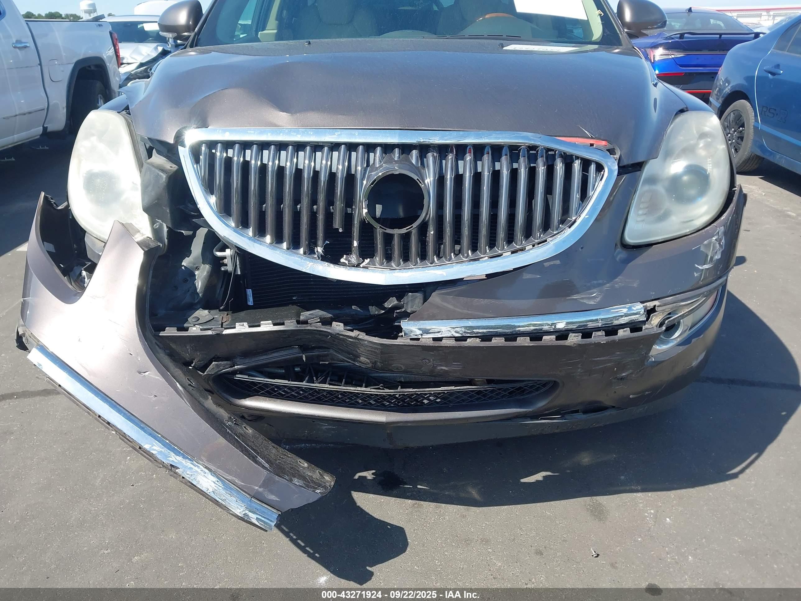 BUICK ENCLAVE image 6