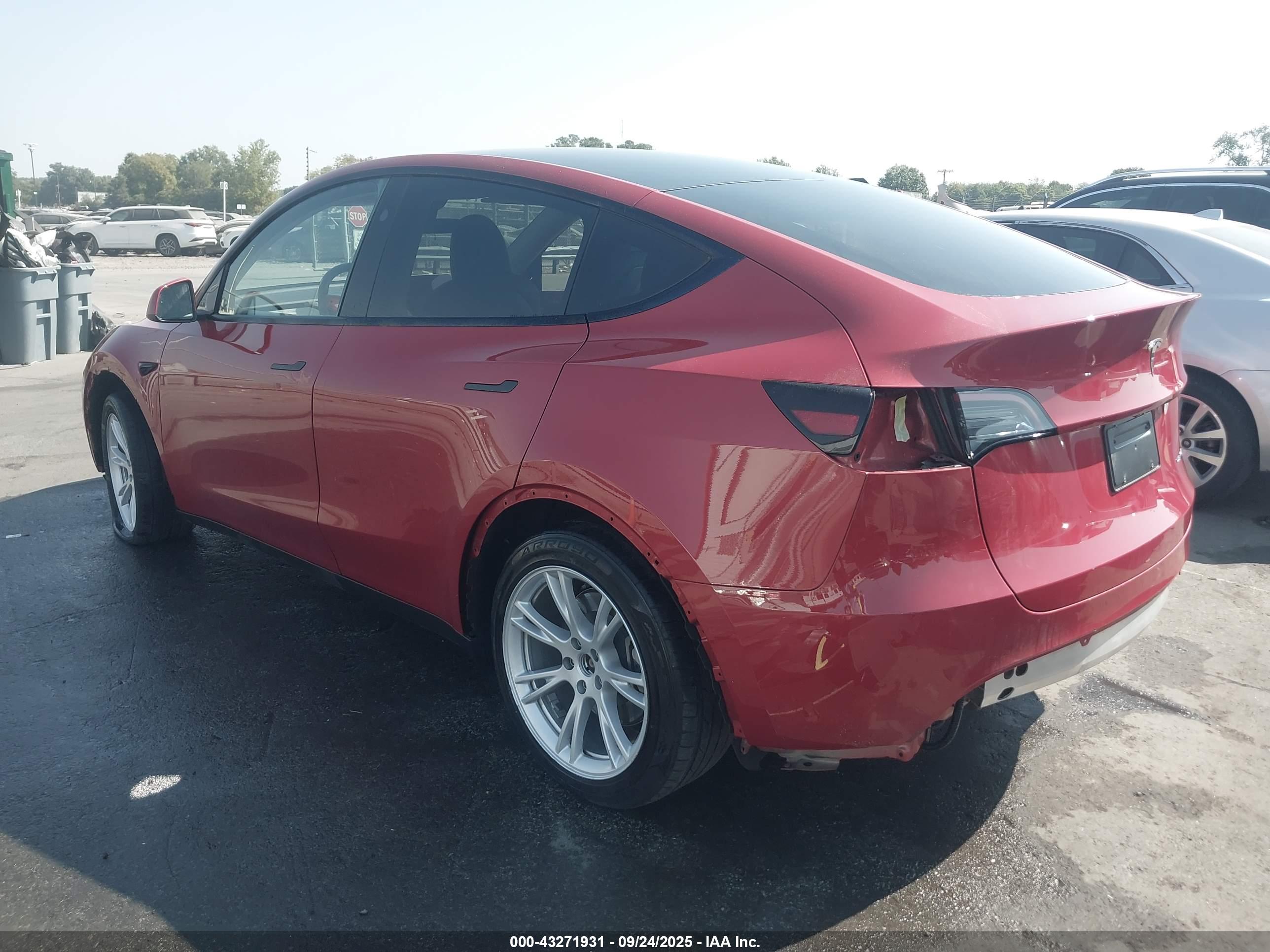 TESLA MODEL image 3