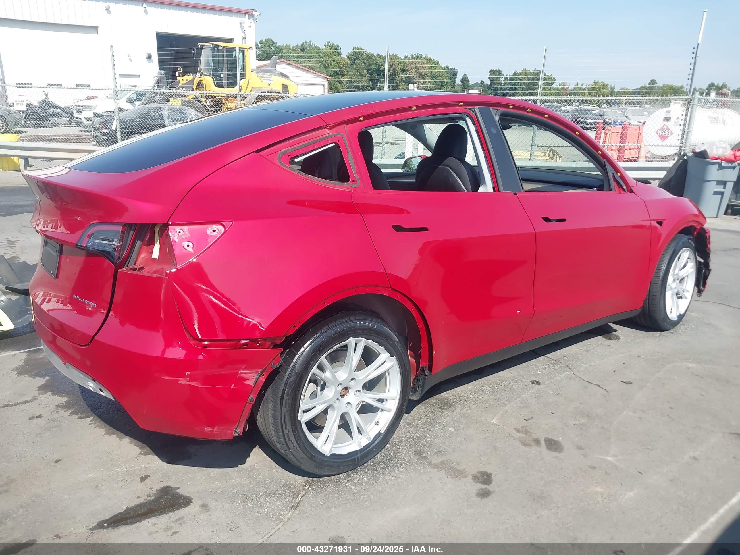 TESLA MODEL image 6