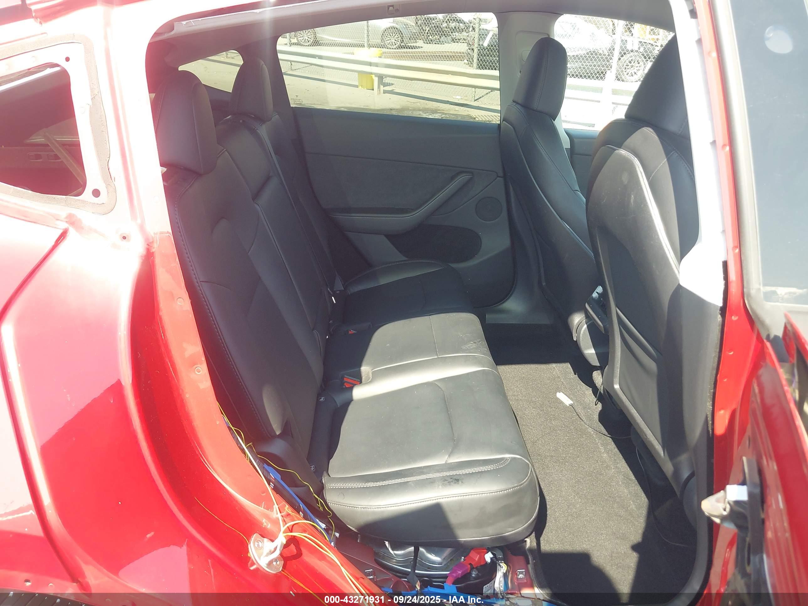 TESLA MODEL image 8