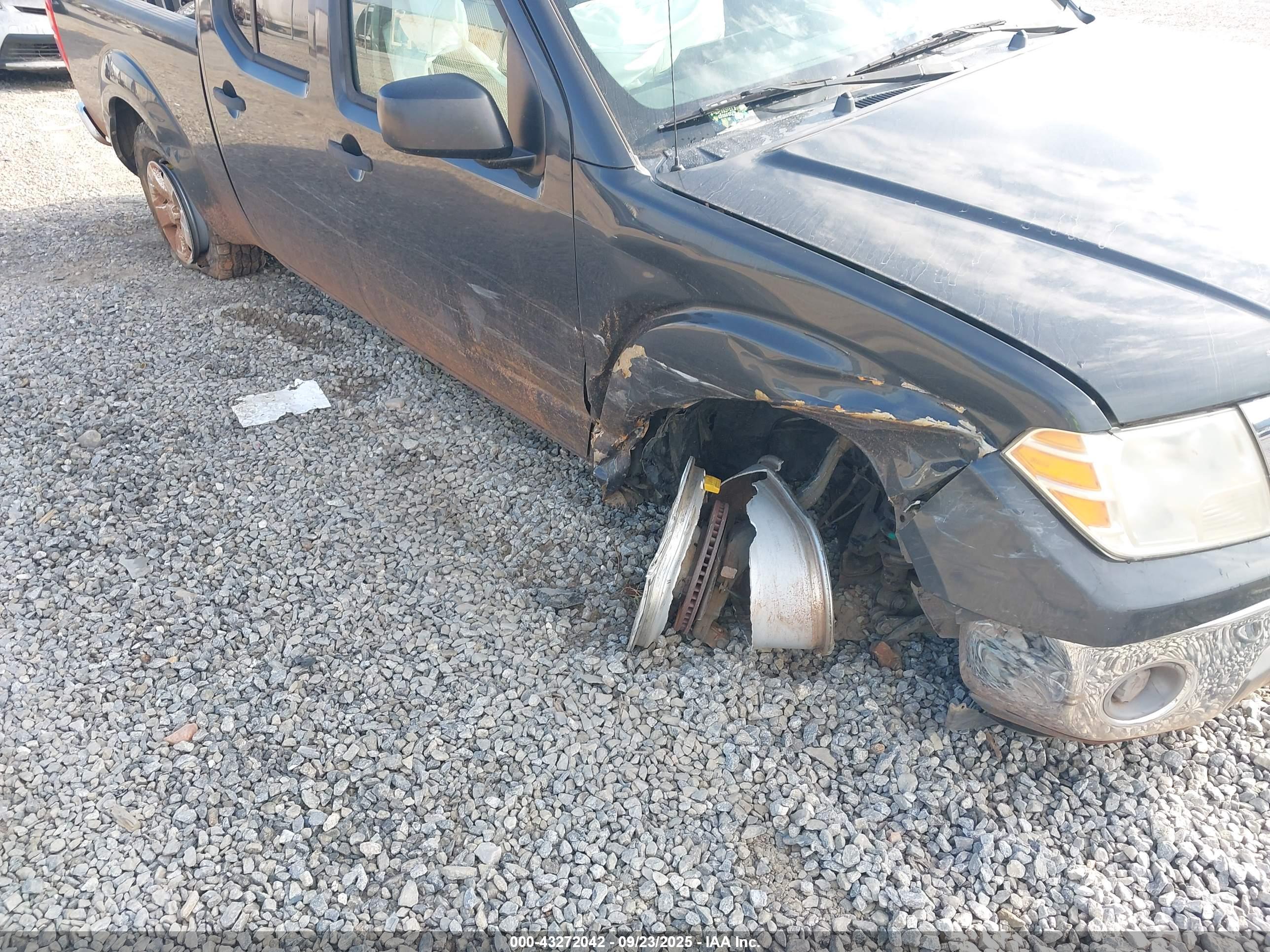 NISSAN FRONTIER image 6
