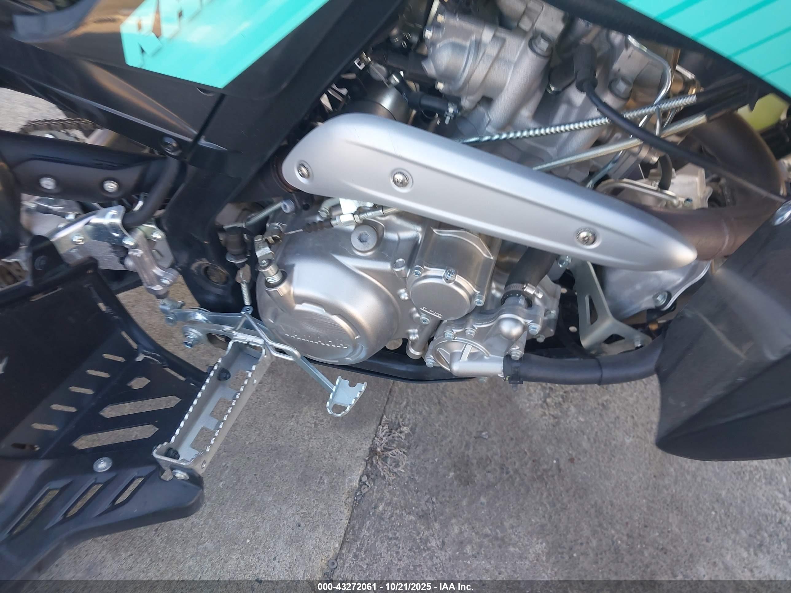 YAMAHA YFM700 image 8