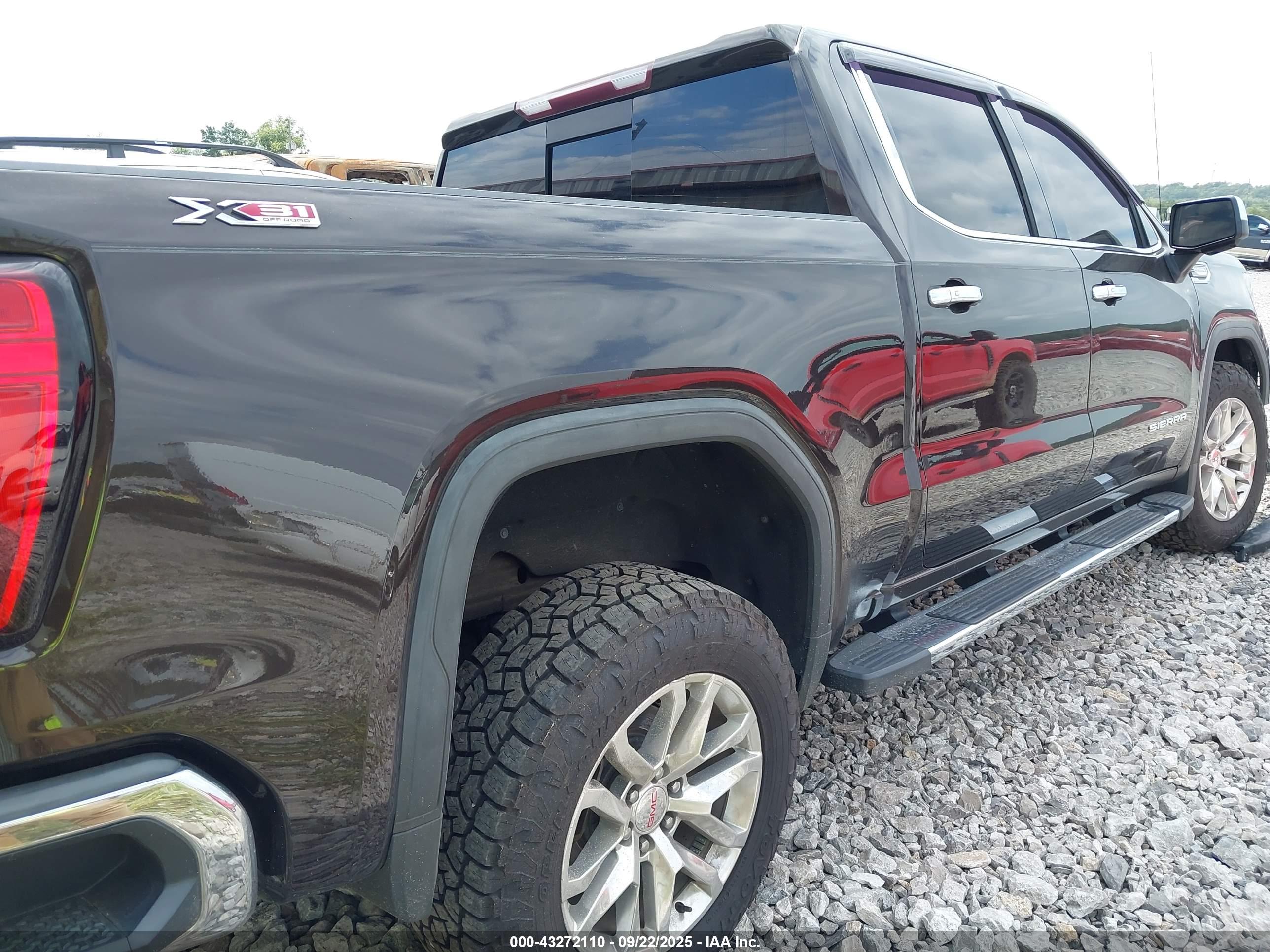 GMC SIERRA image 4