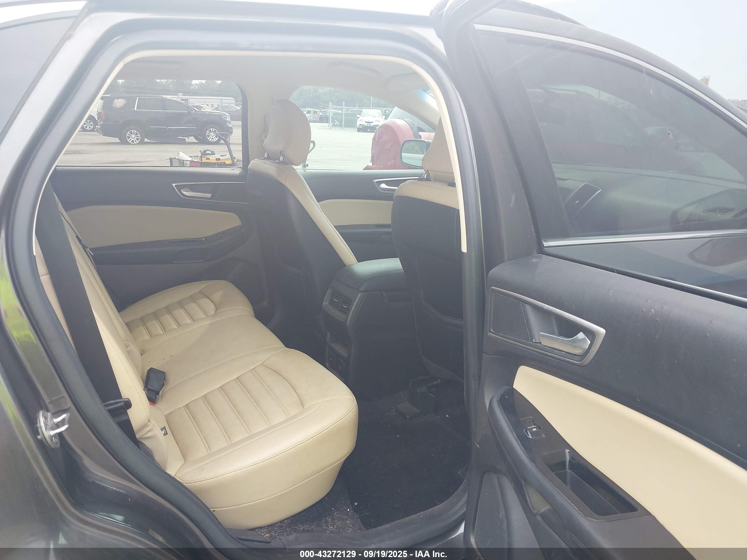 FORD EDGE image 8