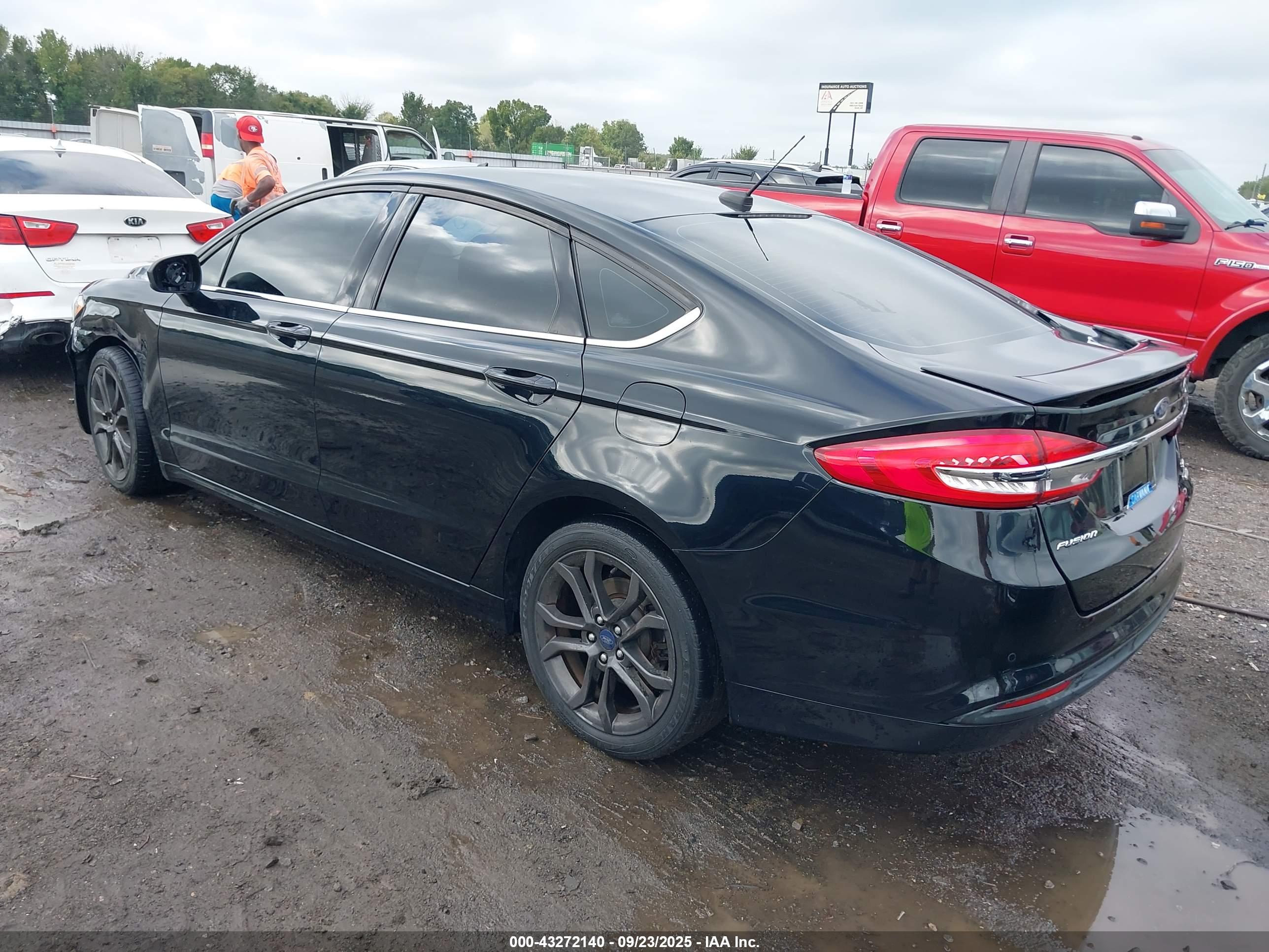 FORD FUSION image 3
