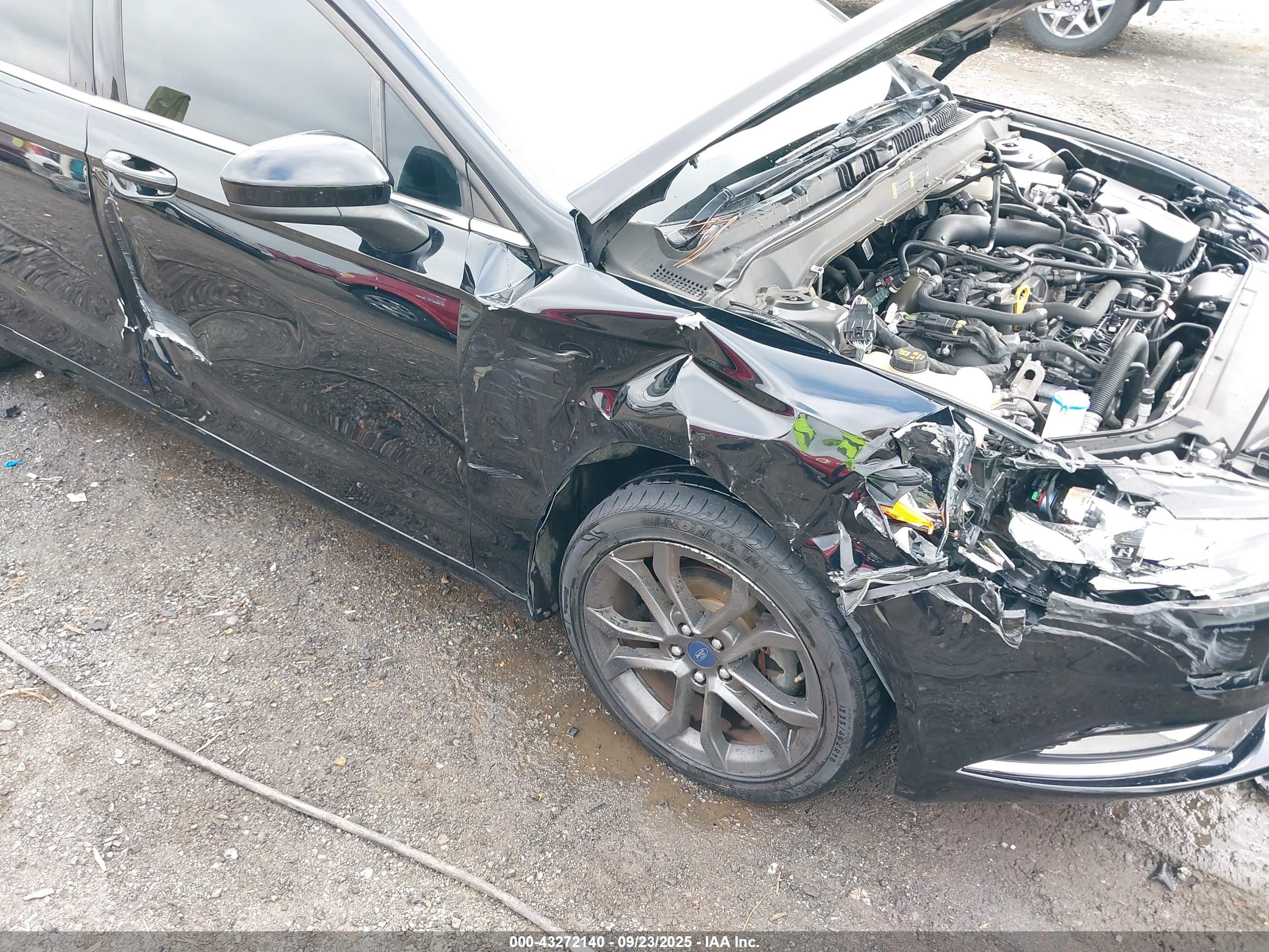 FORD FUSION image 6
