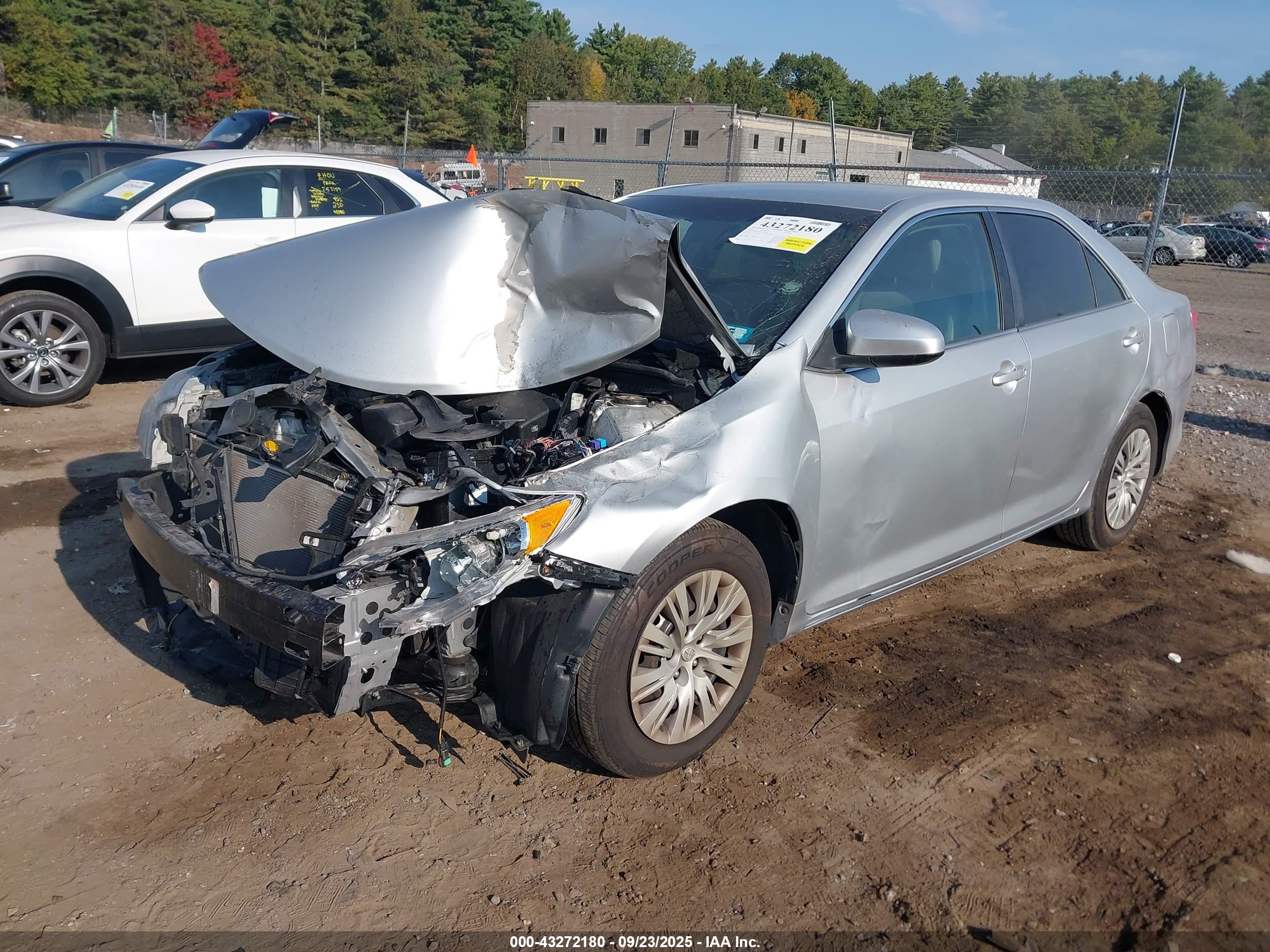 TOYOTA CAMRY image 2
