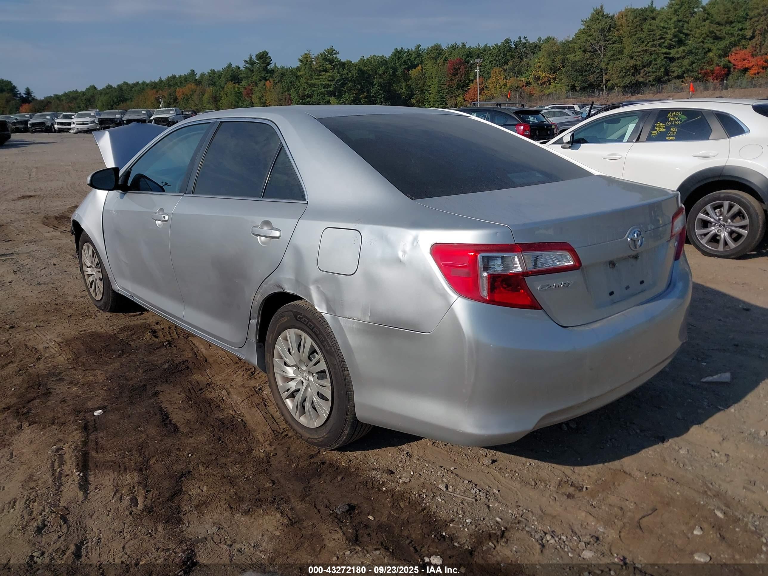 TOYOTA CAMRY image 3