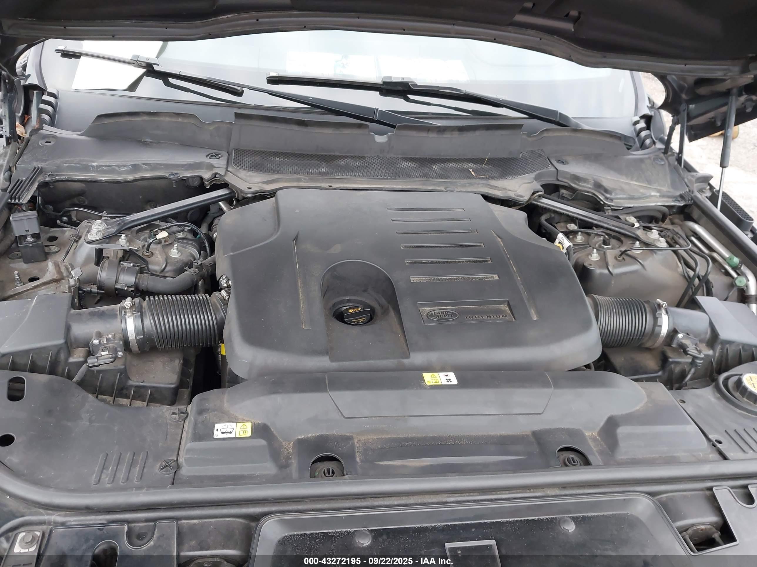 LAND ROVER image 10