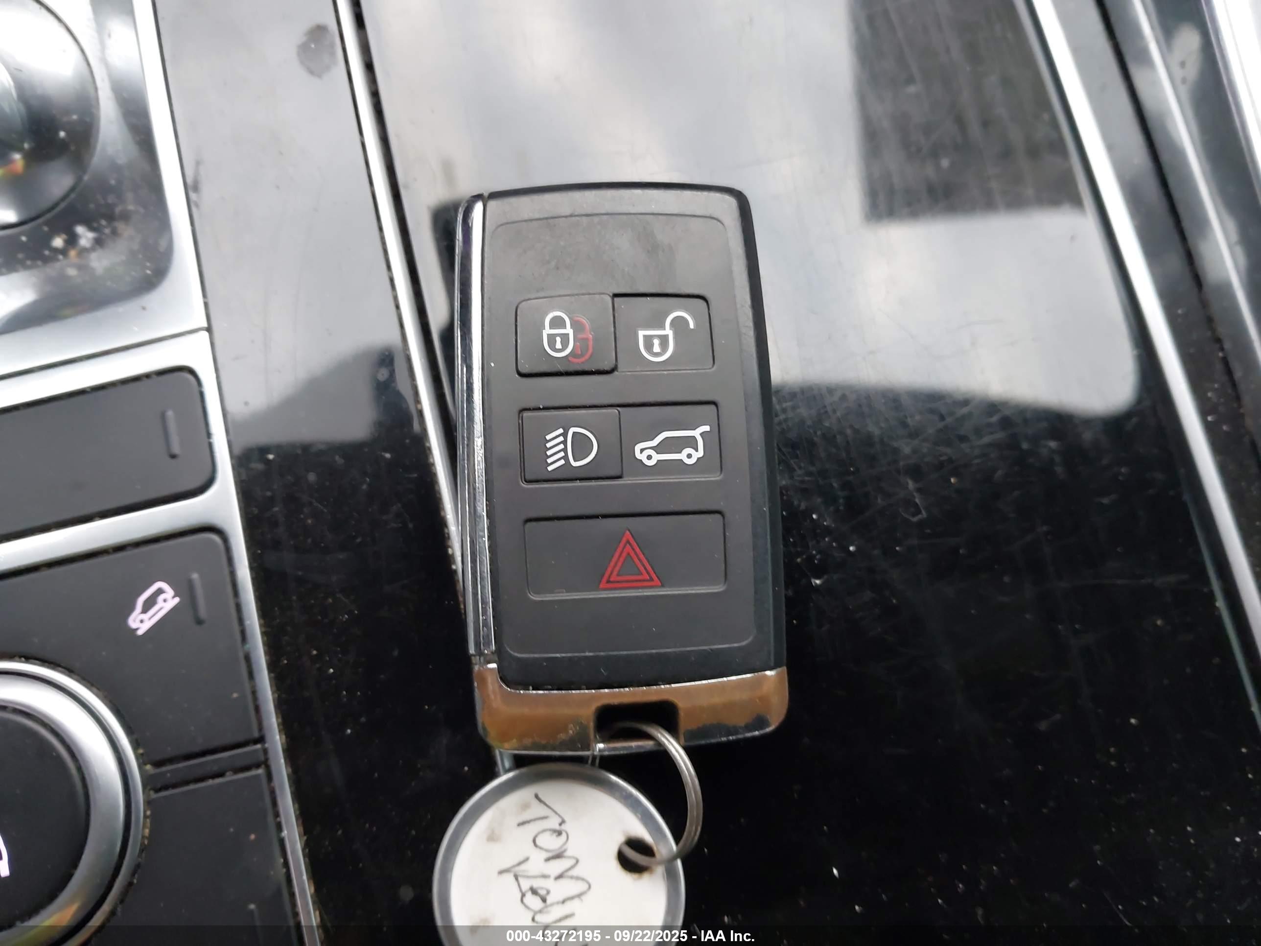 LAND ROVER image 11