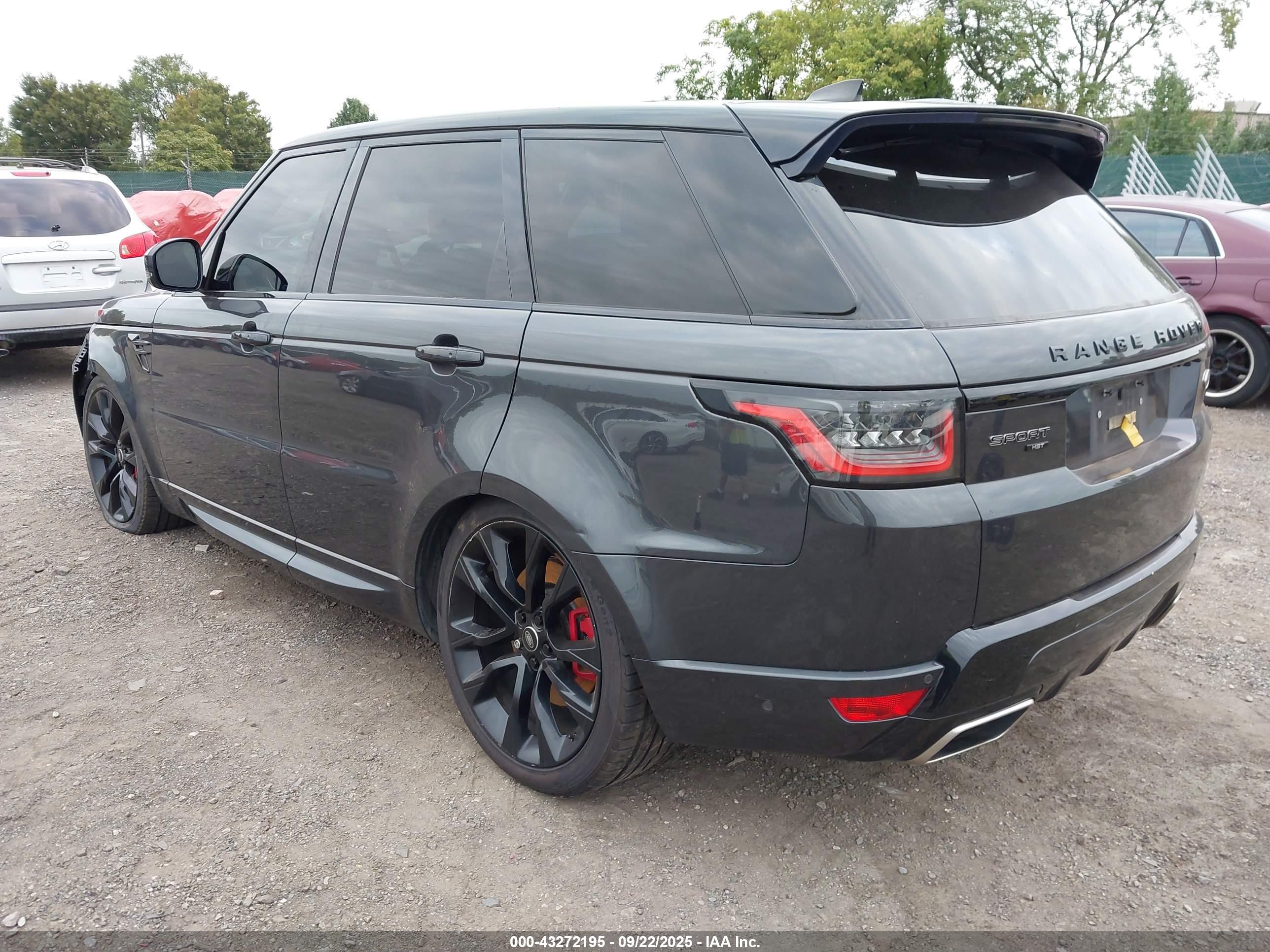 LAND ROVER image 3