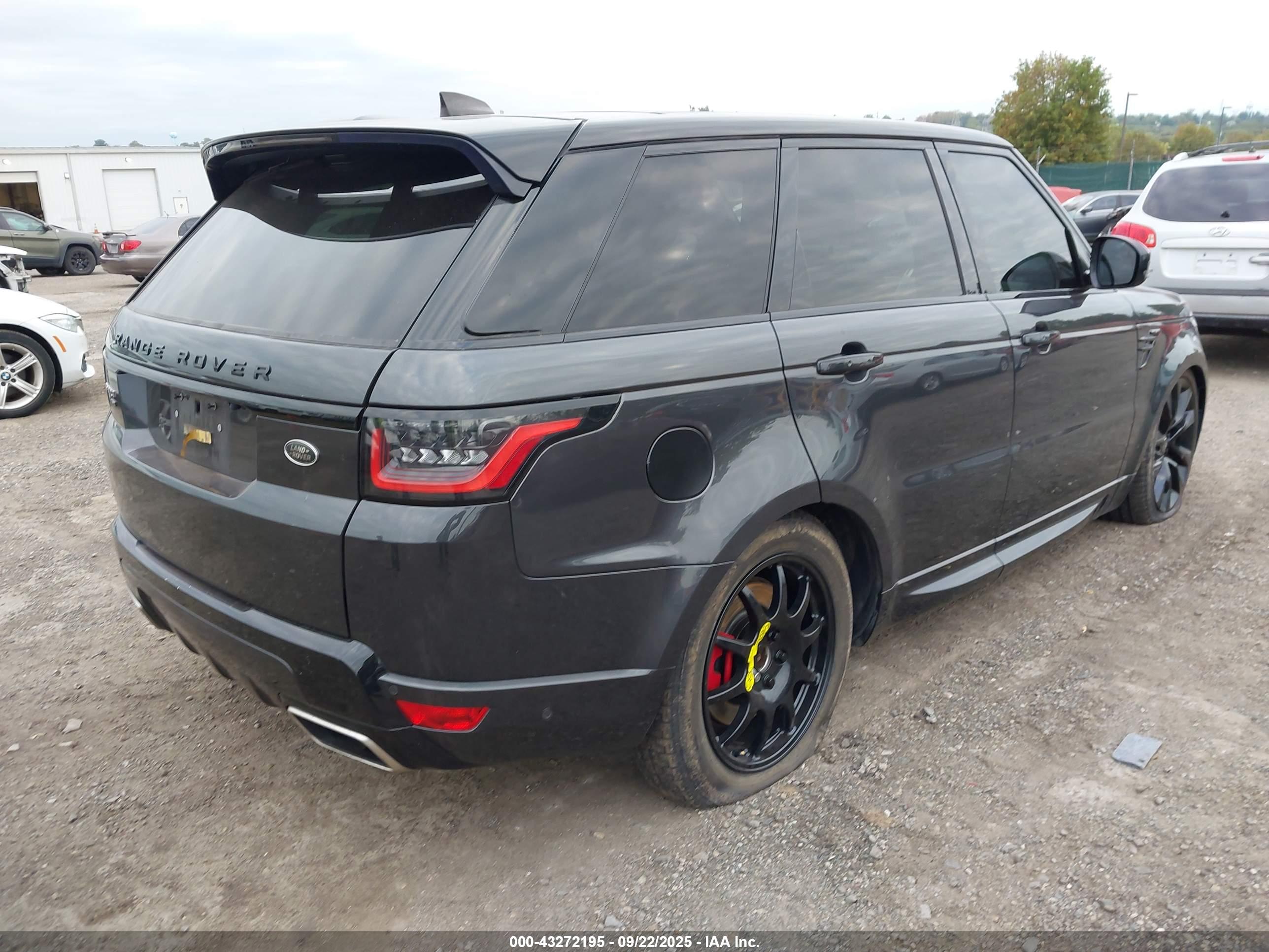 LAND ROVER image 4