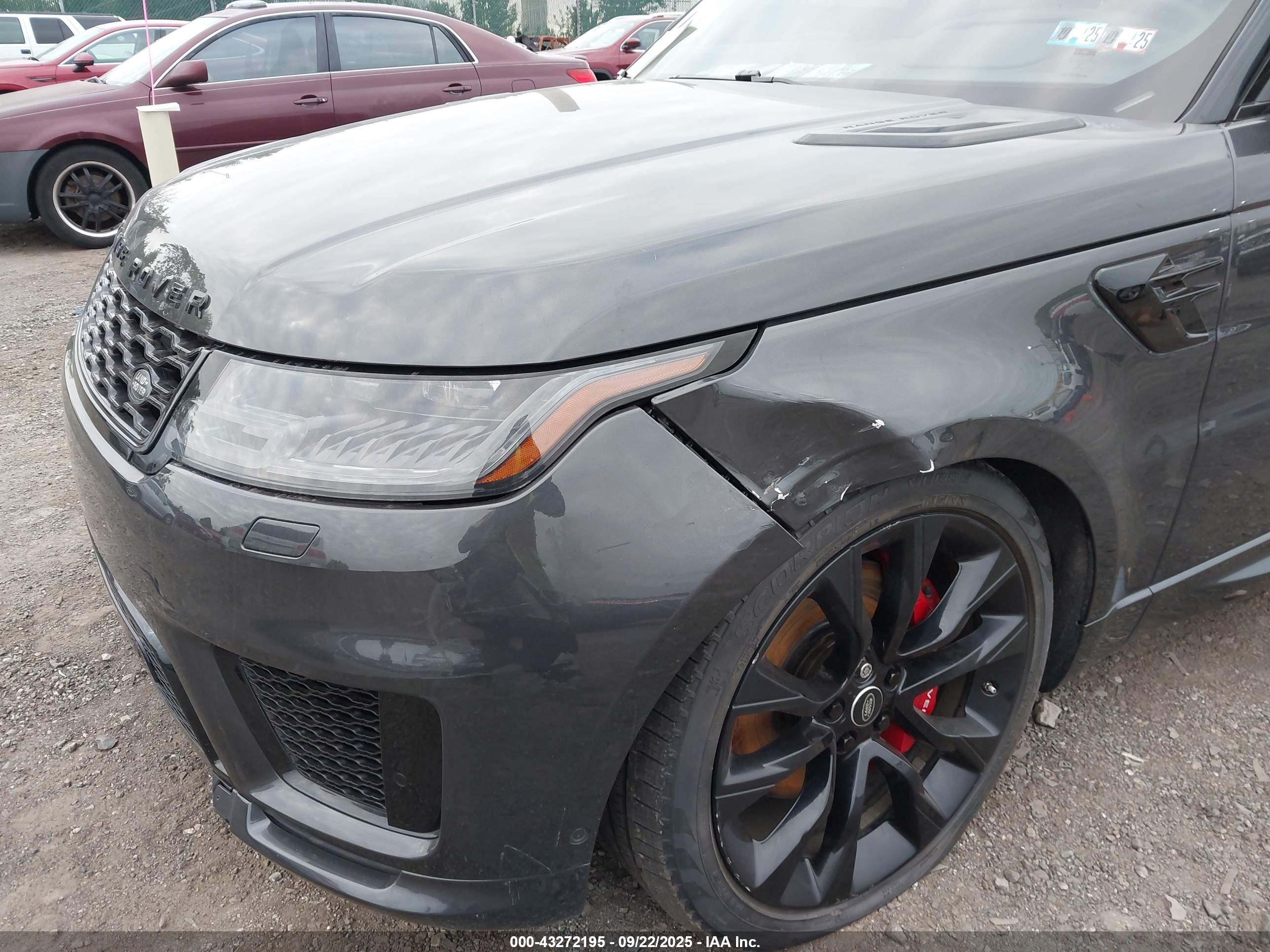 LAND ROVER image 6