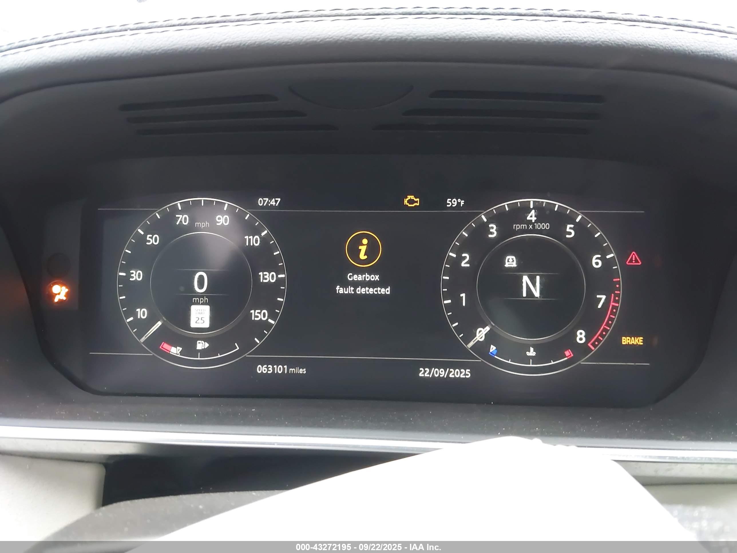LAND ROVER image 7