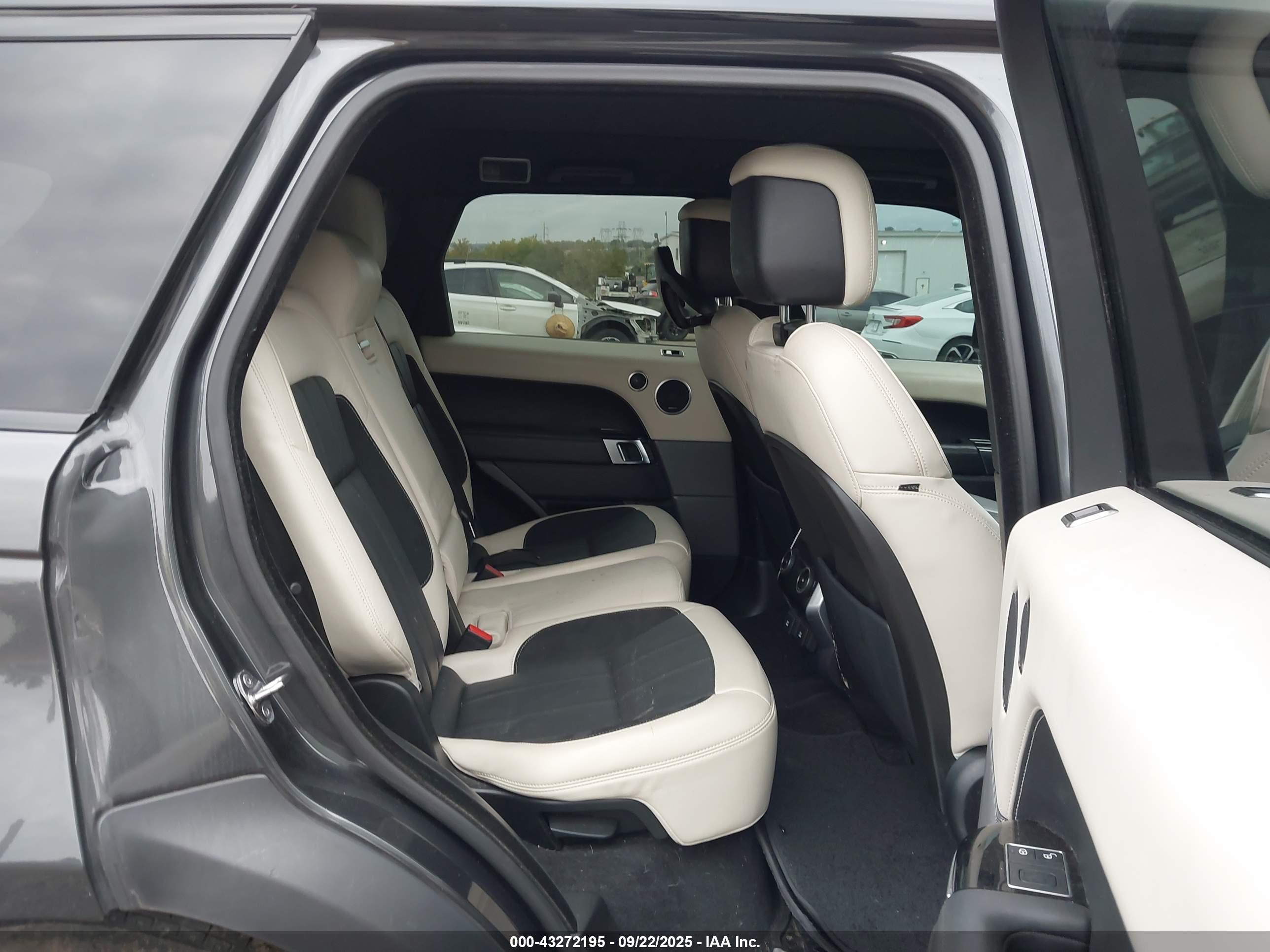 LAND ROVER image 8