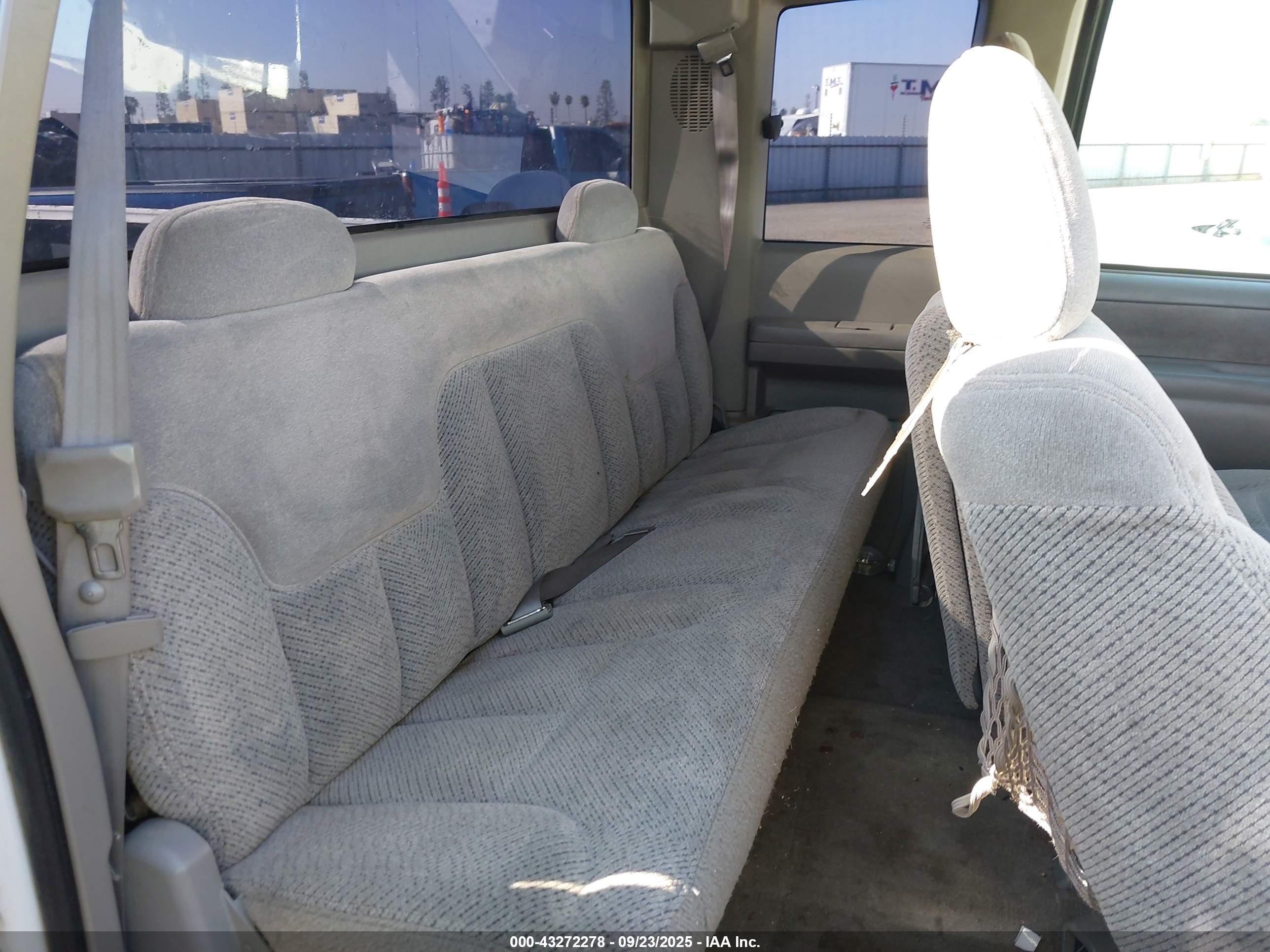 CHEVROLET C1500 image 8