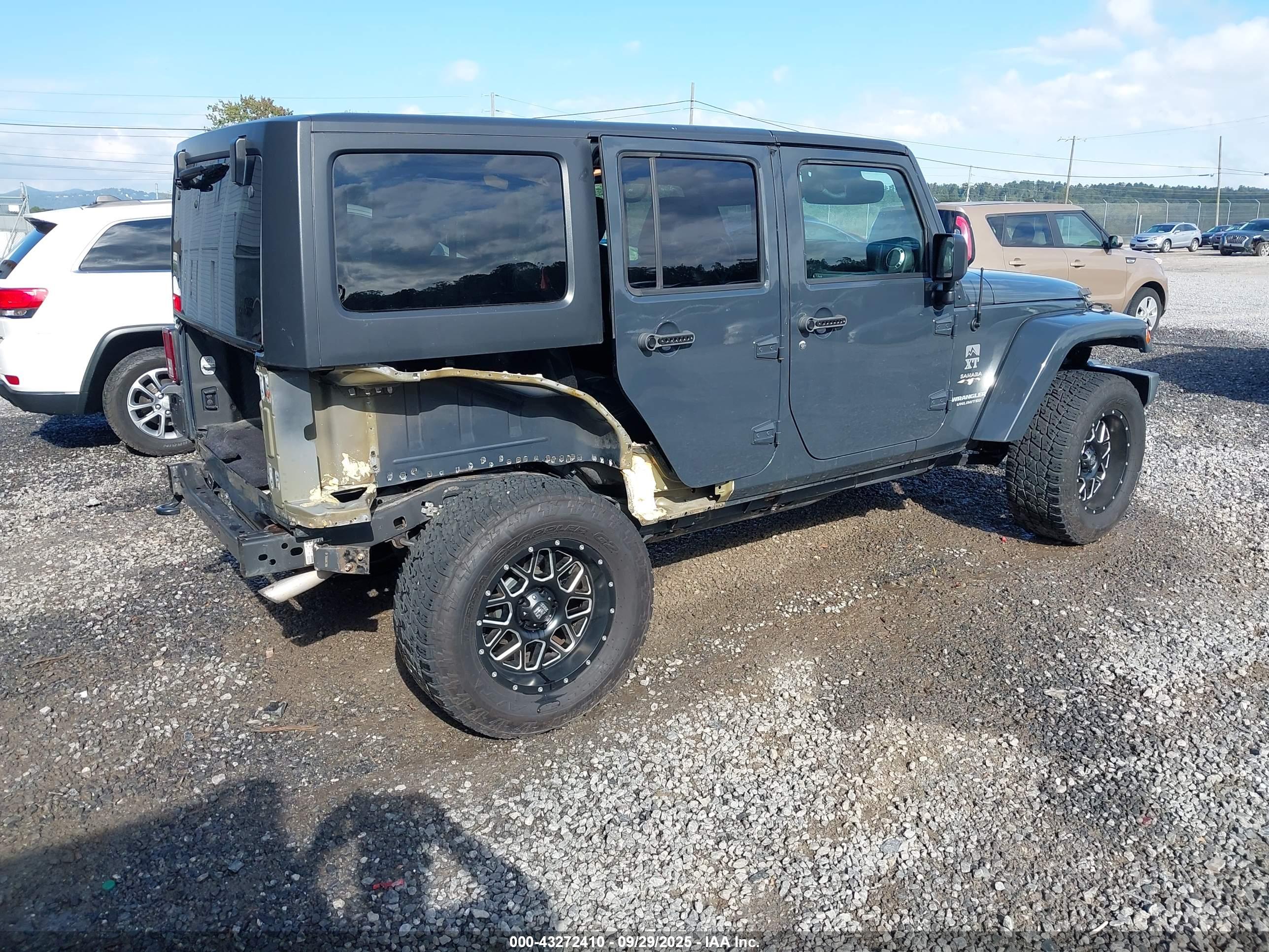 JEEP WRANGLER image 4